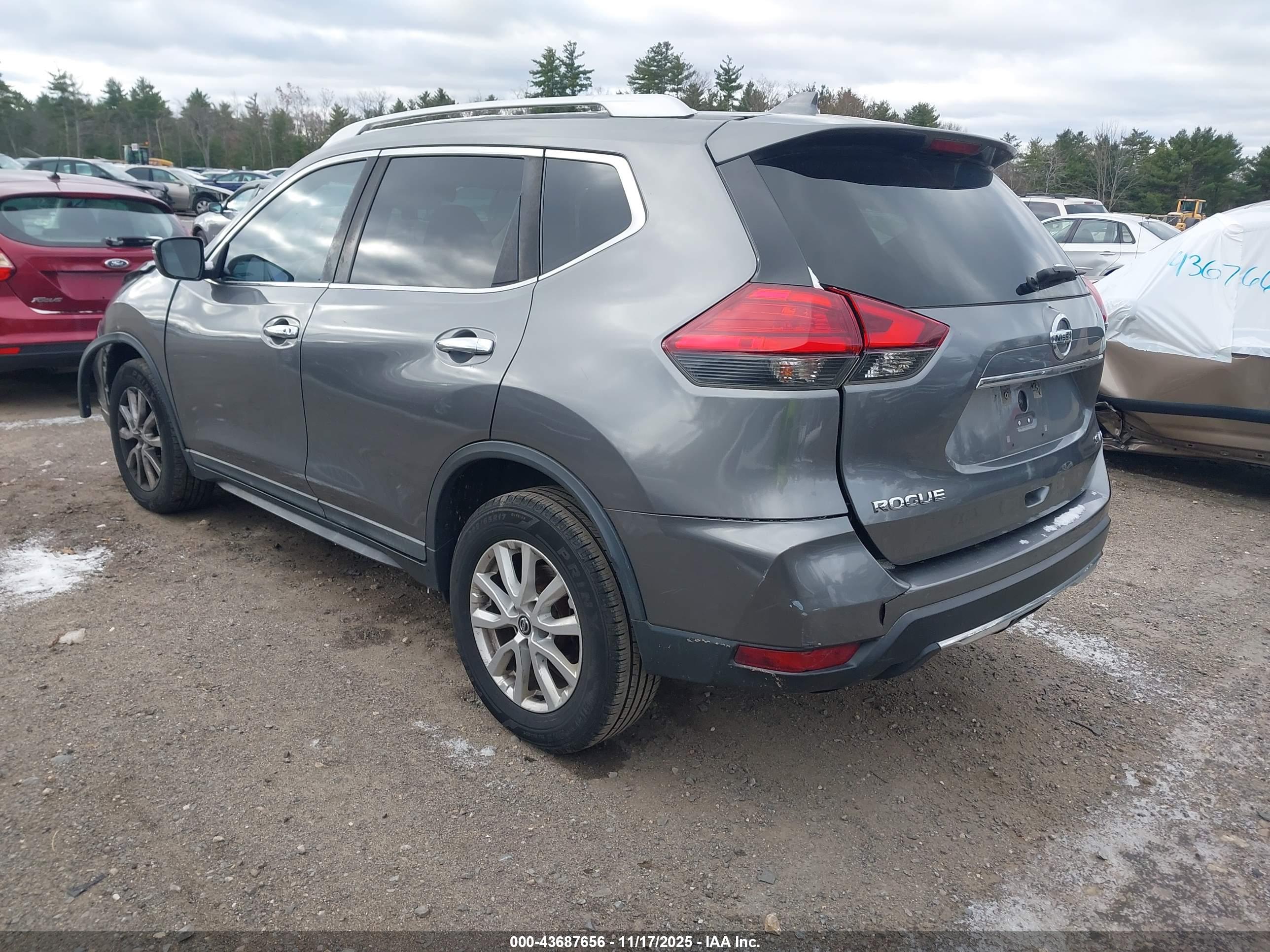 NISSAN ROGUE image 3