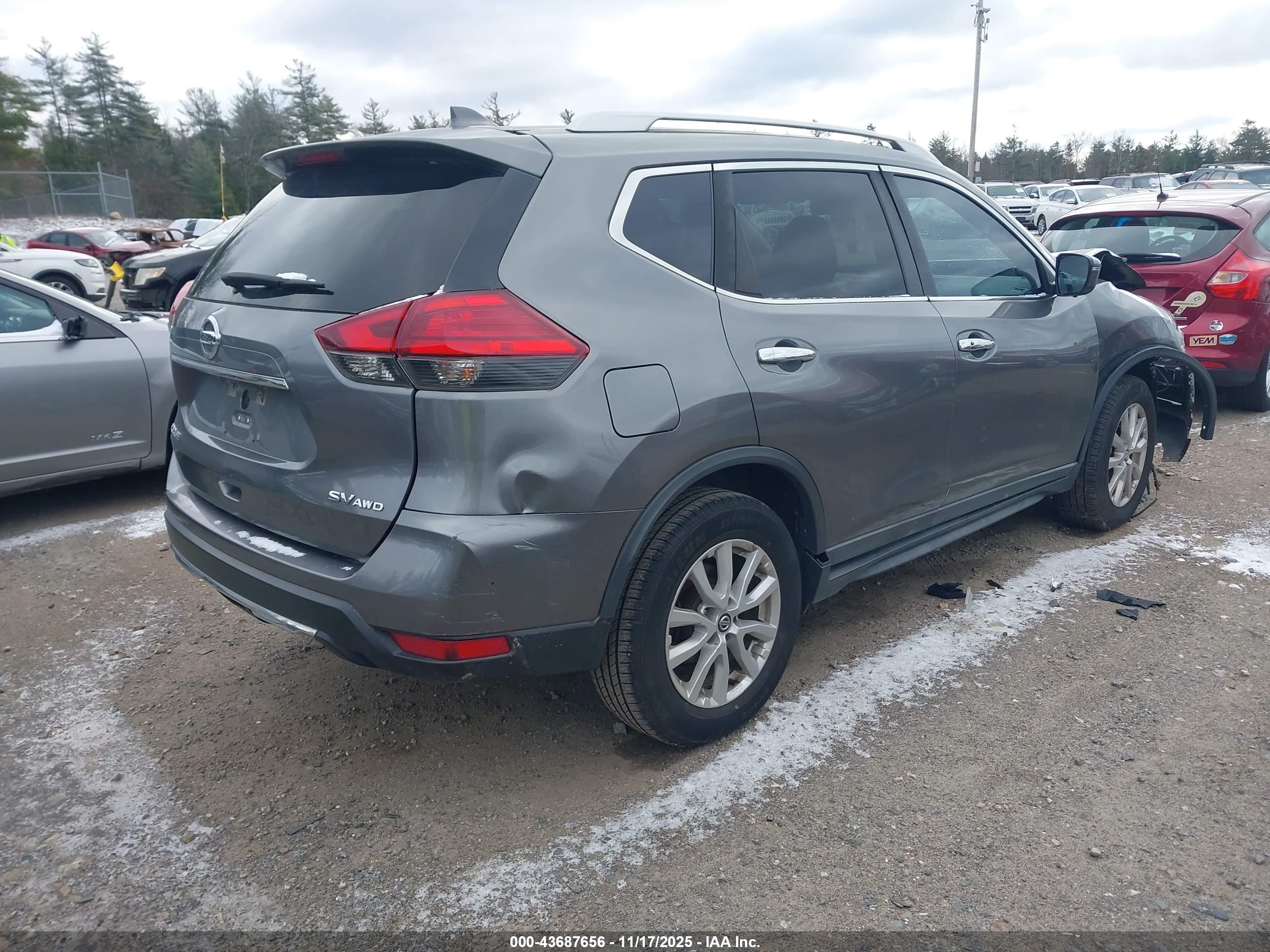 NISSAN ROGUE image 4