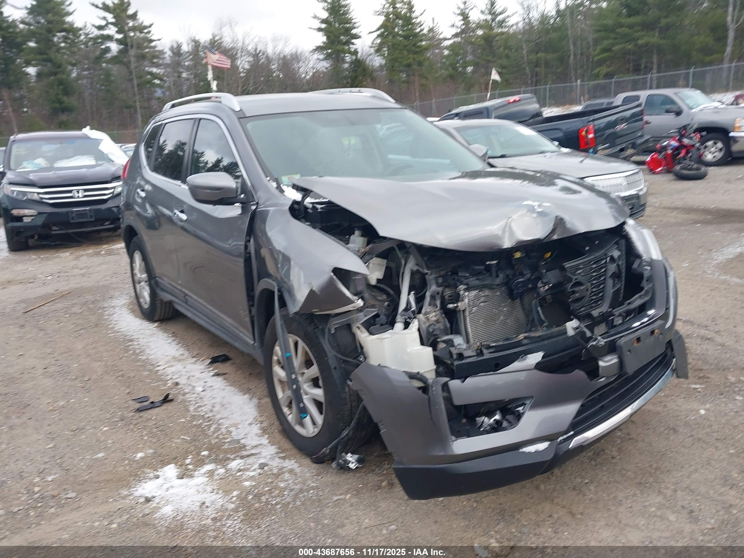 NISSAN ROGUE image 6