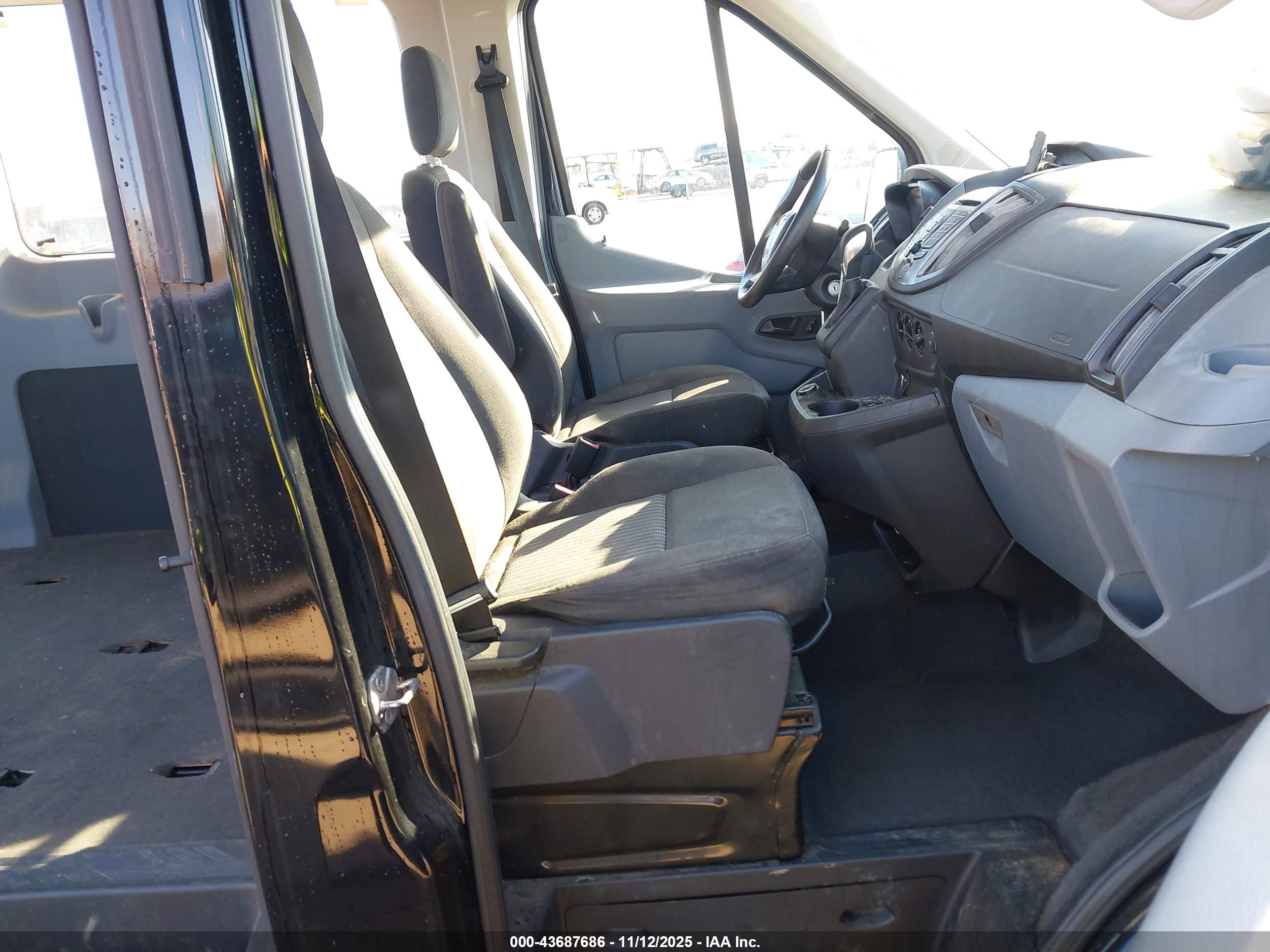 FORD TRANSIT-350 image 5