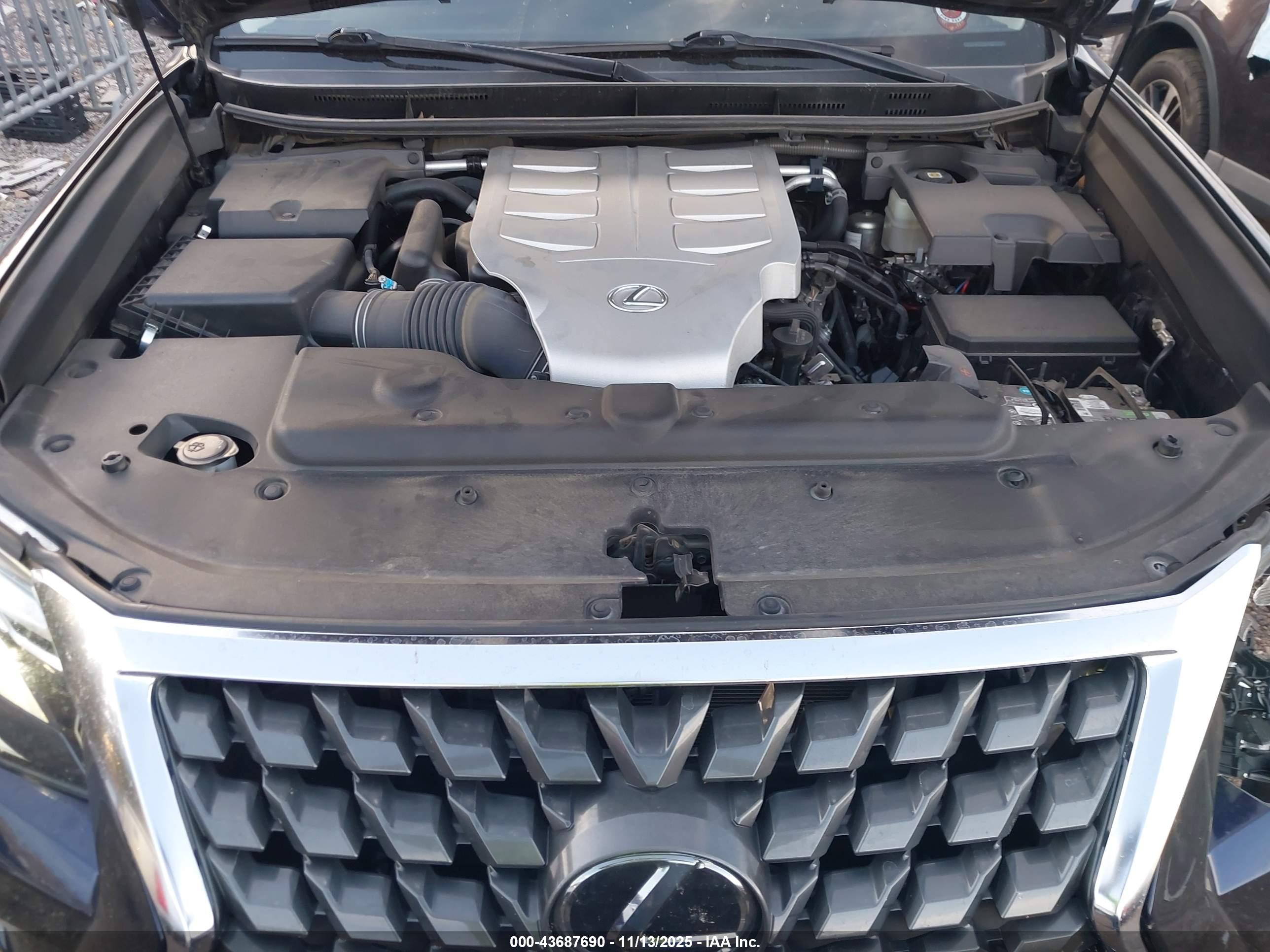 LEXUS GX image 10