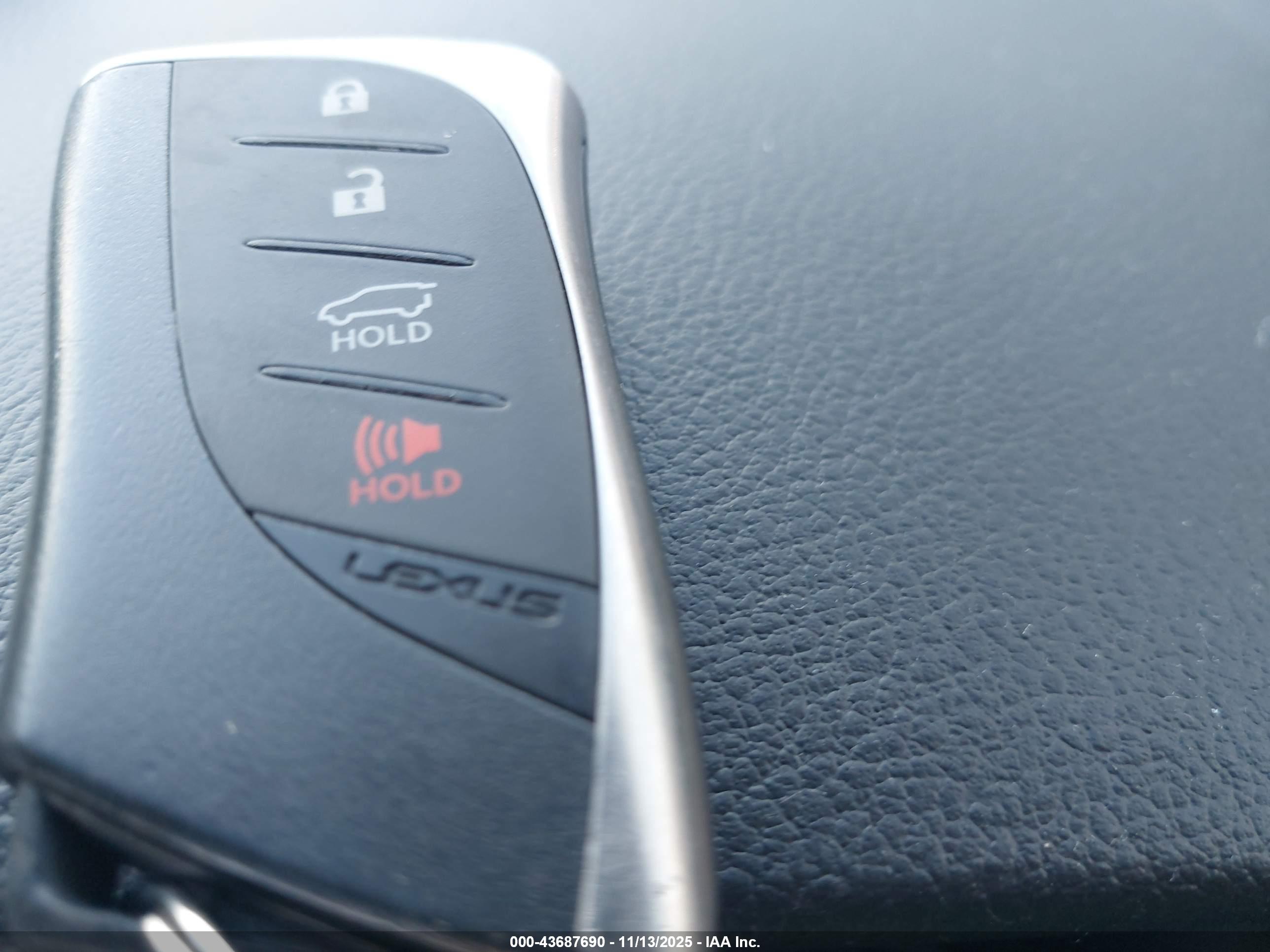 LEXUS GX image 11