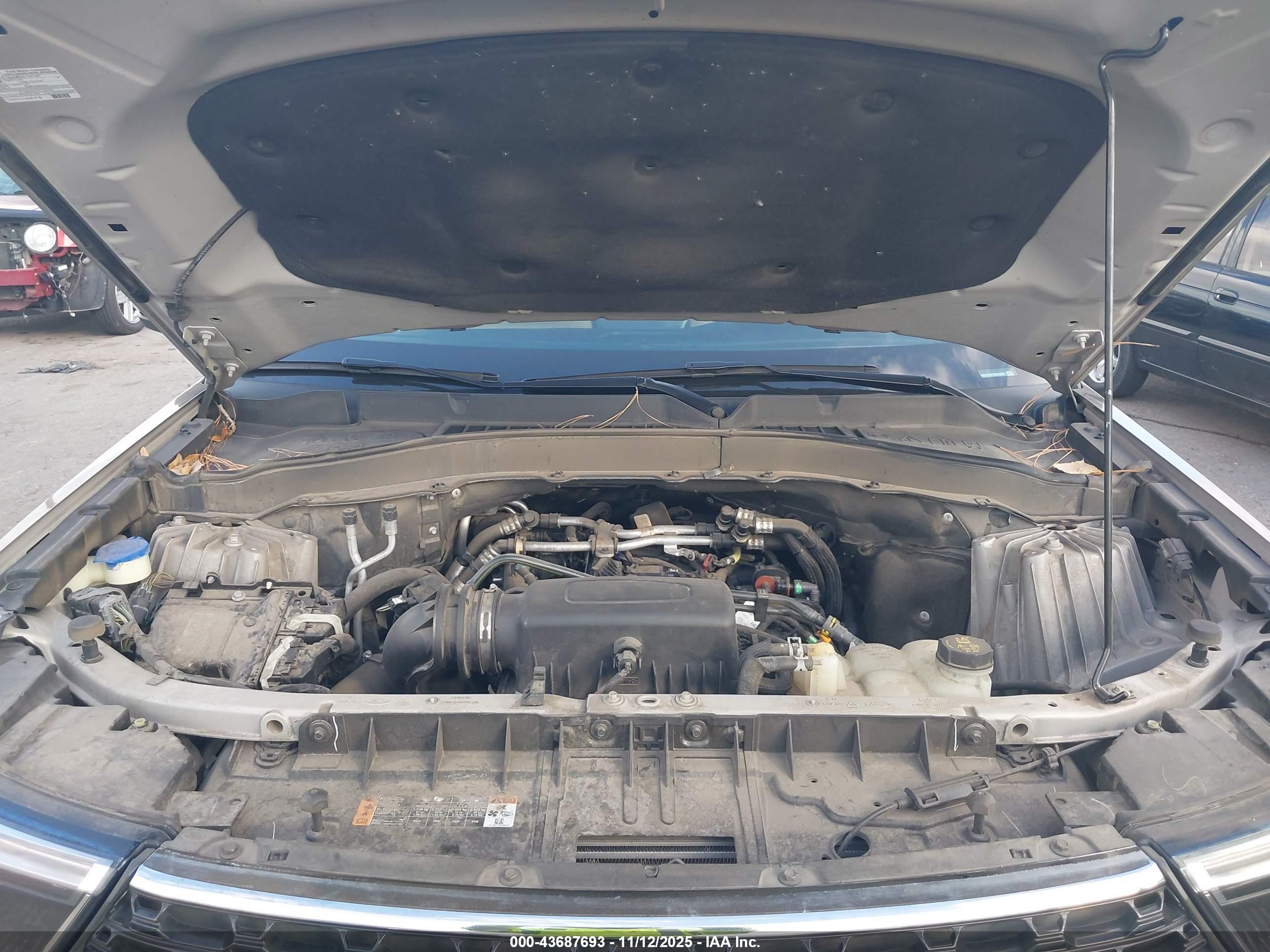 FORD EXPLORER image 10