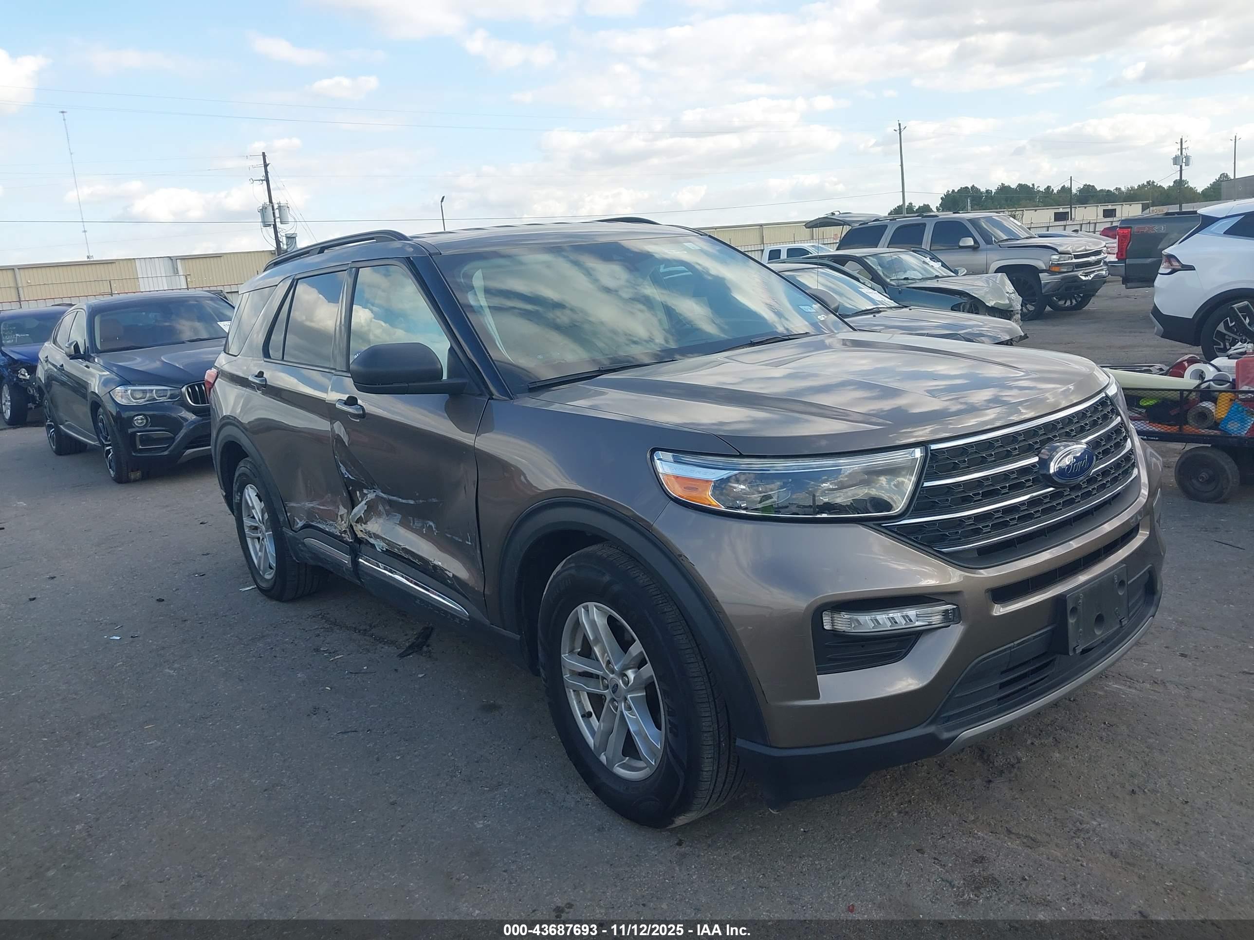 FORD EXPLORER image 6