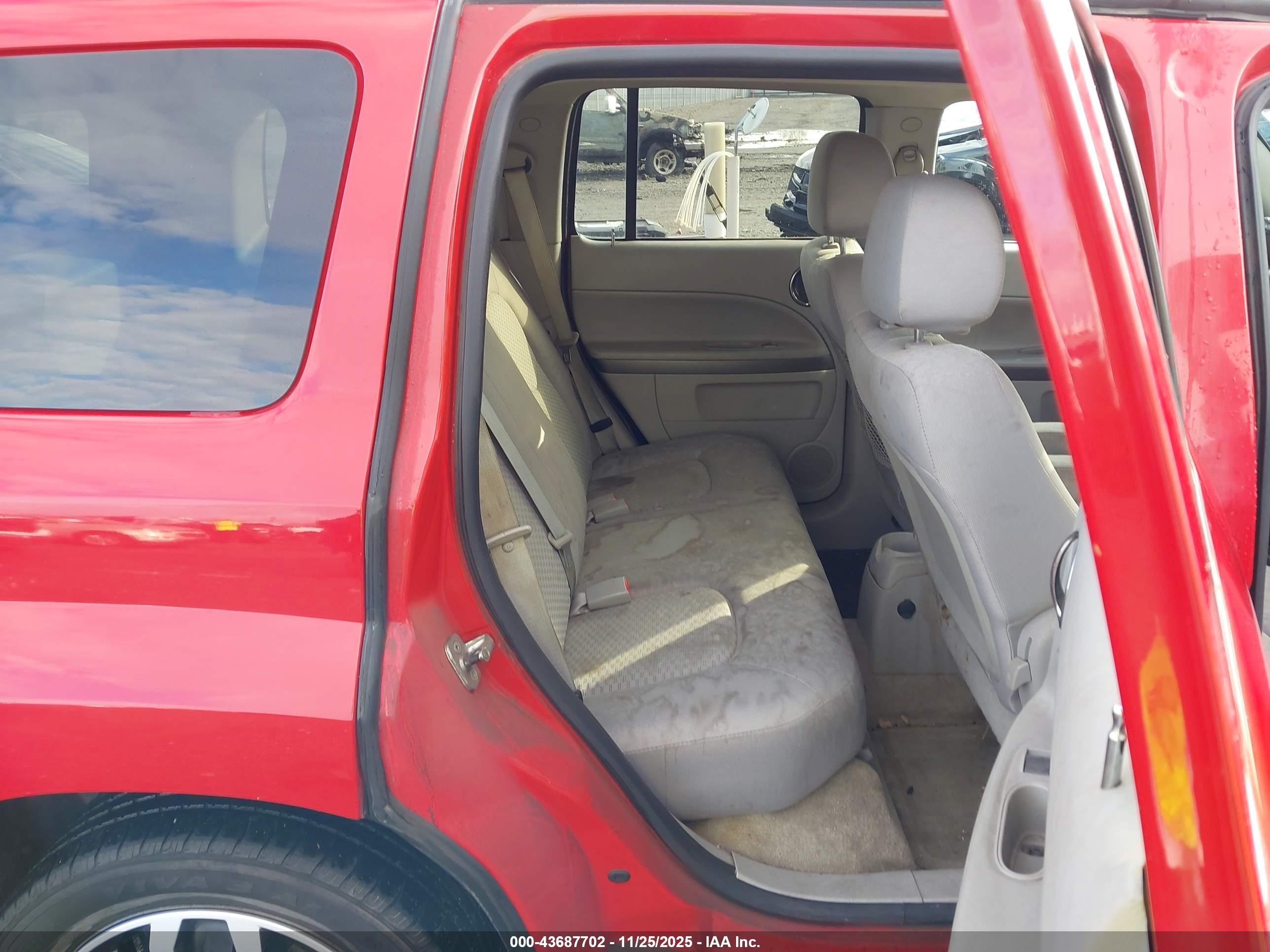 CHEVROLET HHR image 8