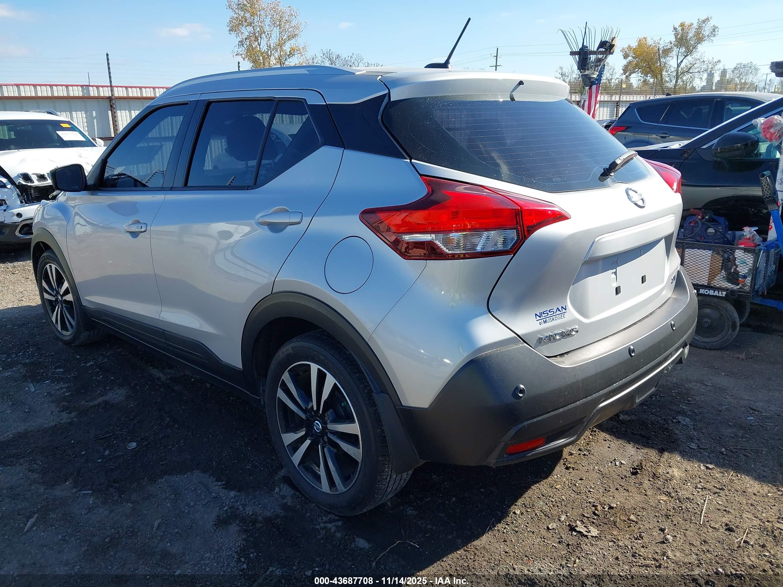 NISSAN KICKS image 3