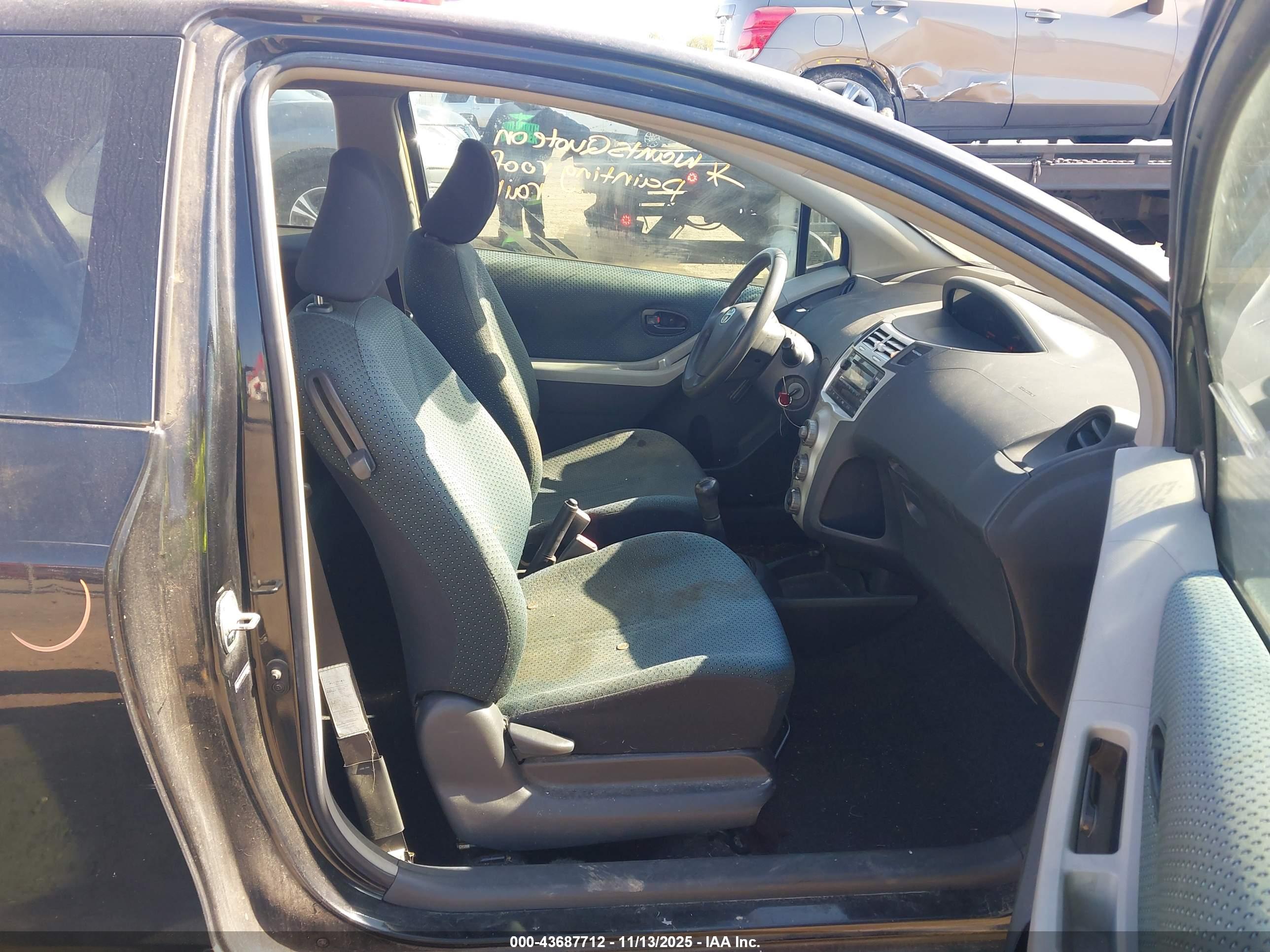 TOYOTA YARIS image 5