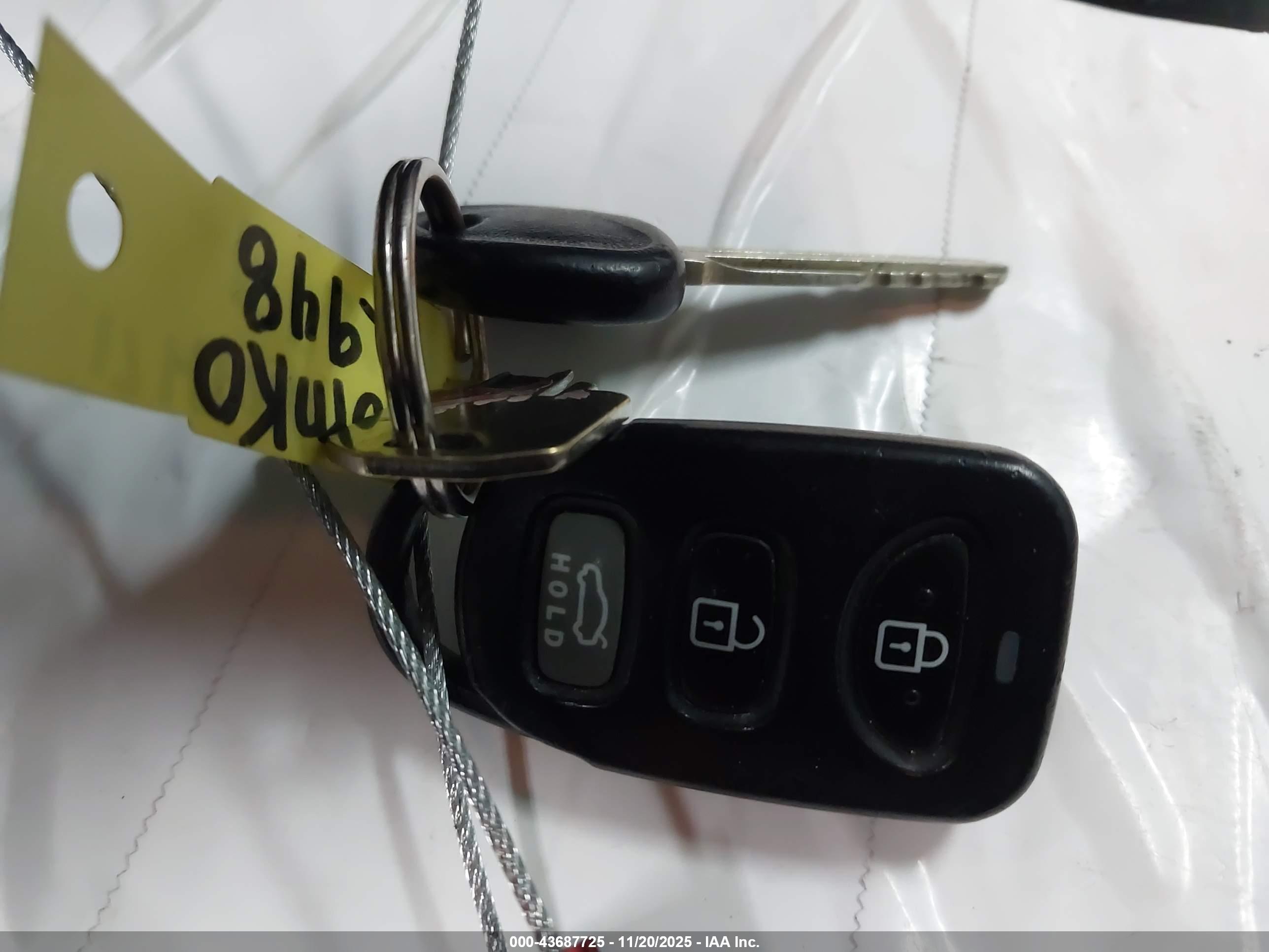 HYUNDAI ELANTRA image 11