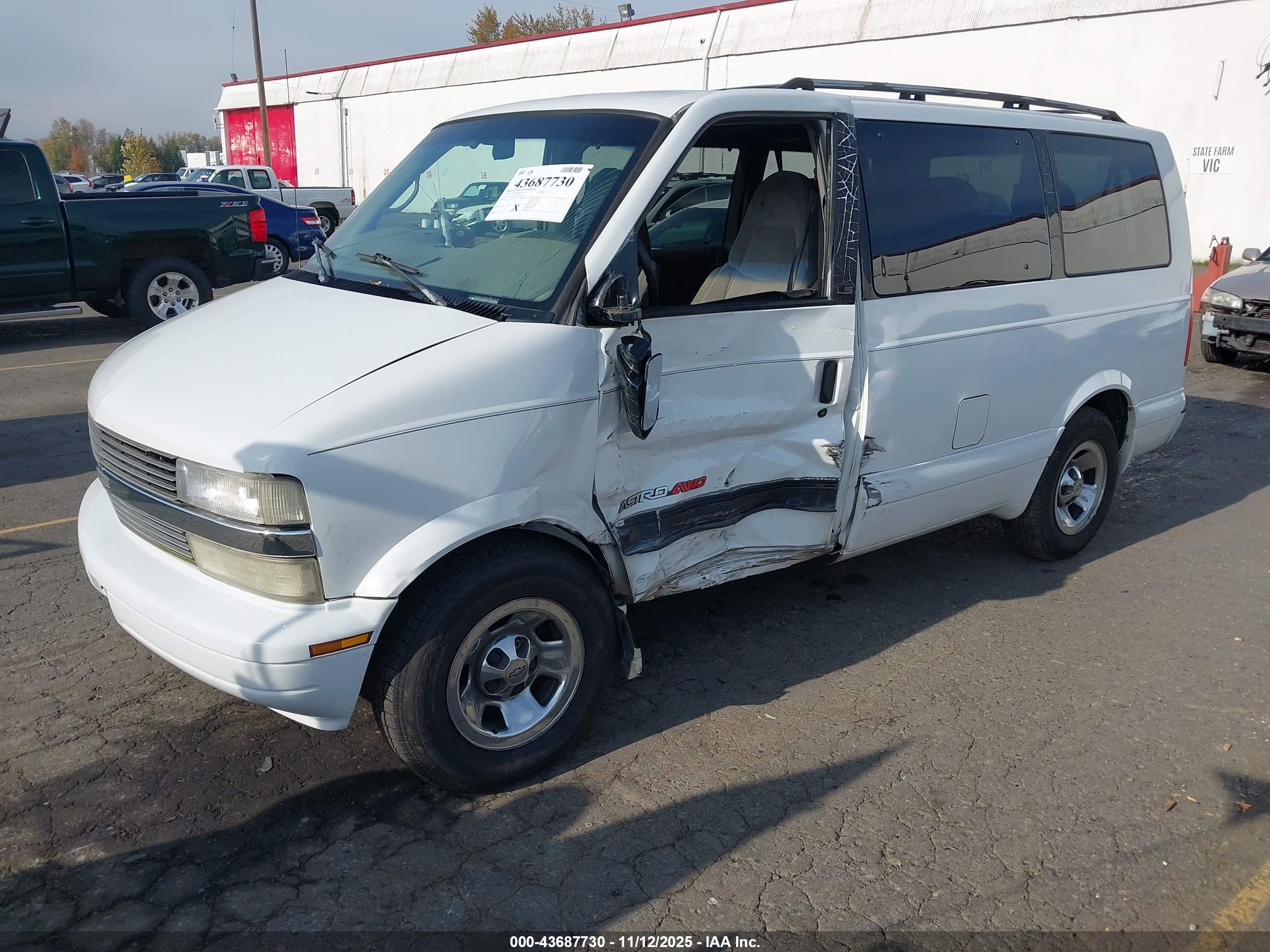 CHEVROLET ASTRO image 2