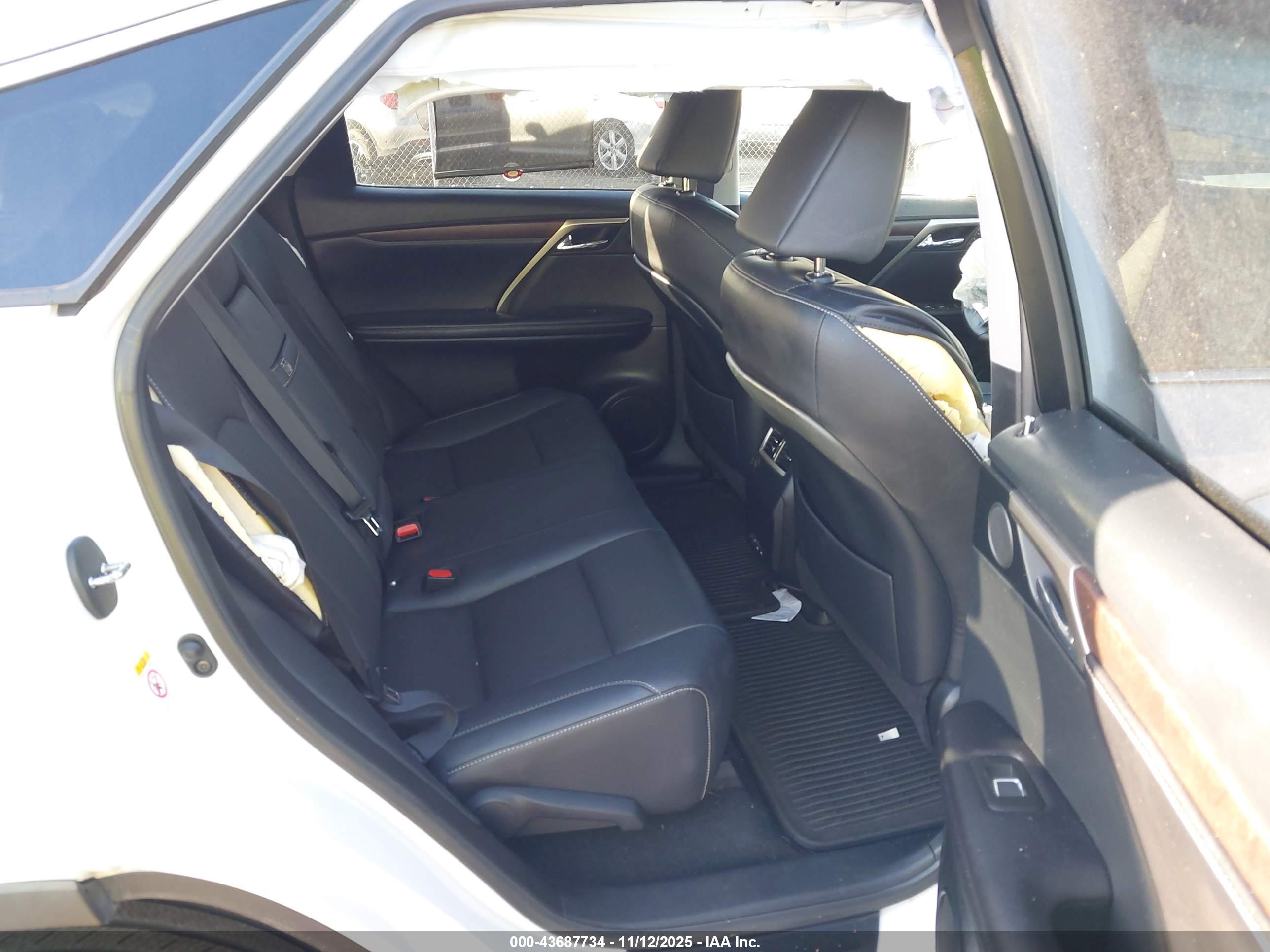 LEXUS RX image 8