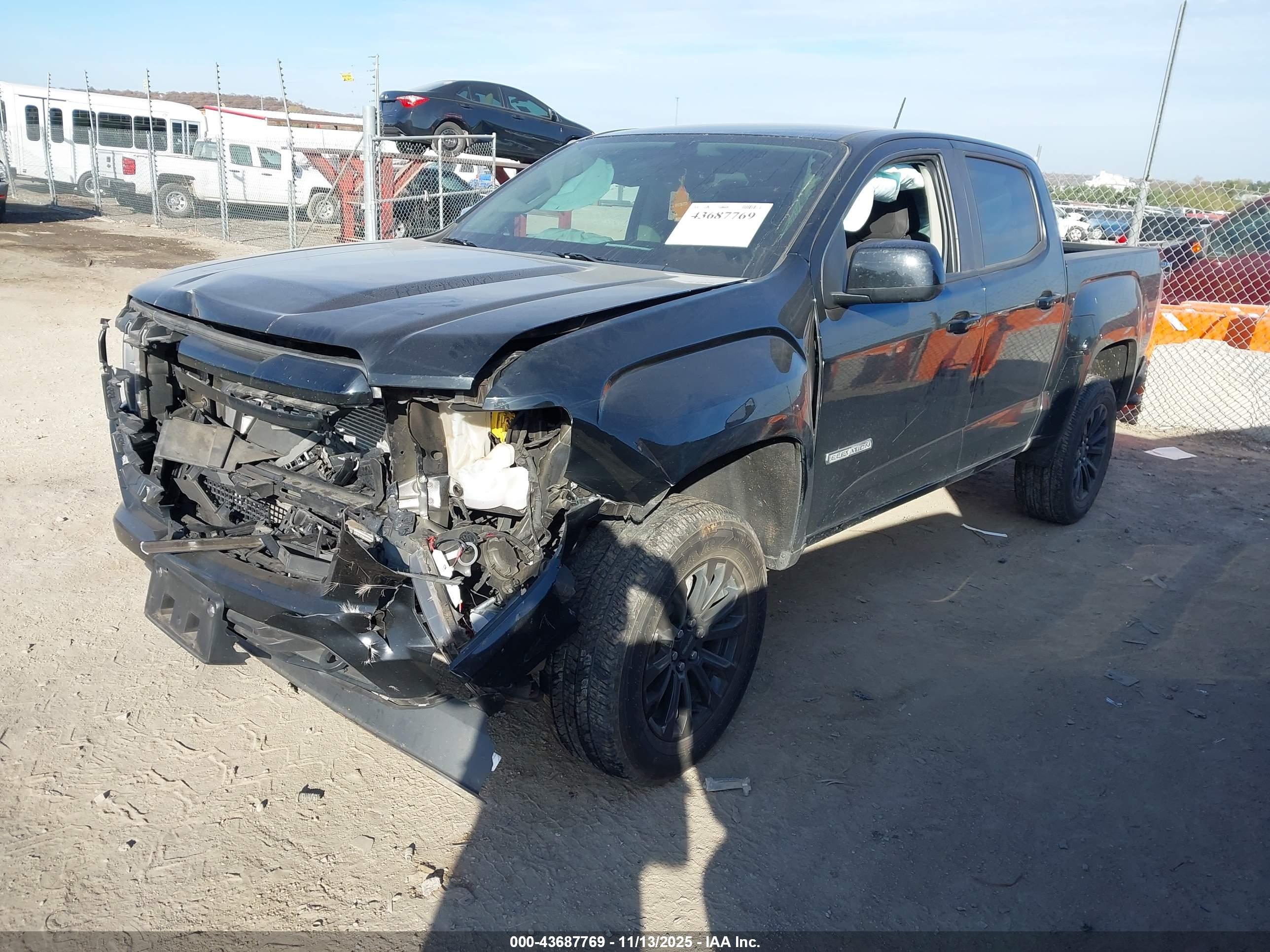GMC CANYON image 2