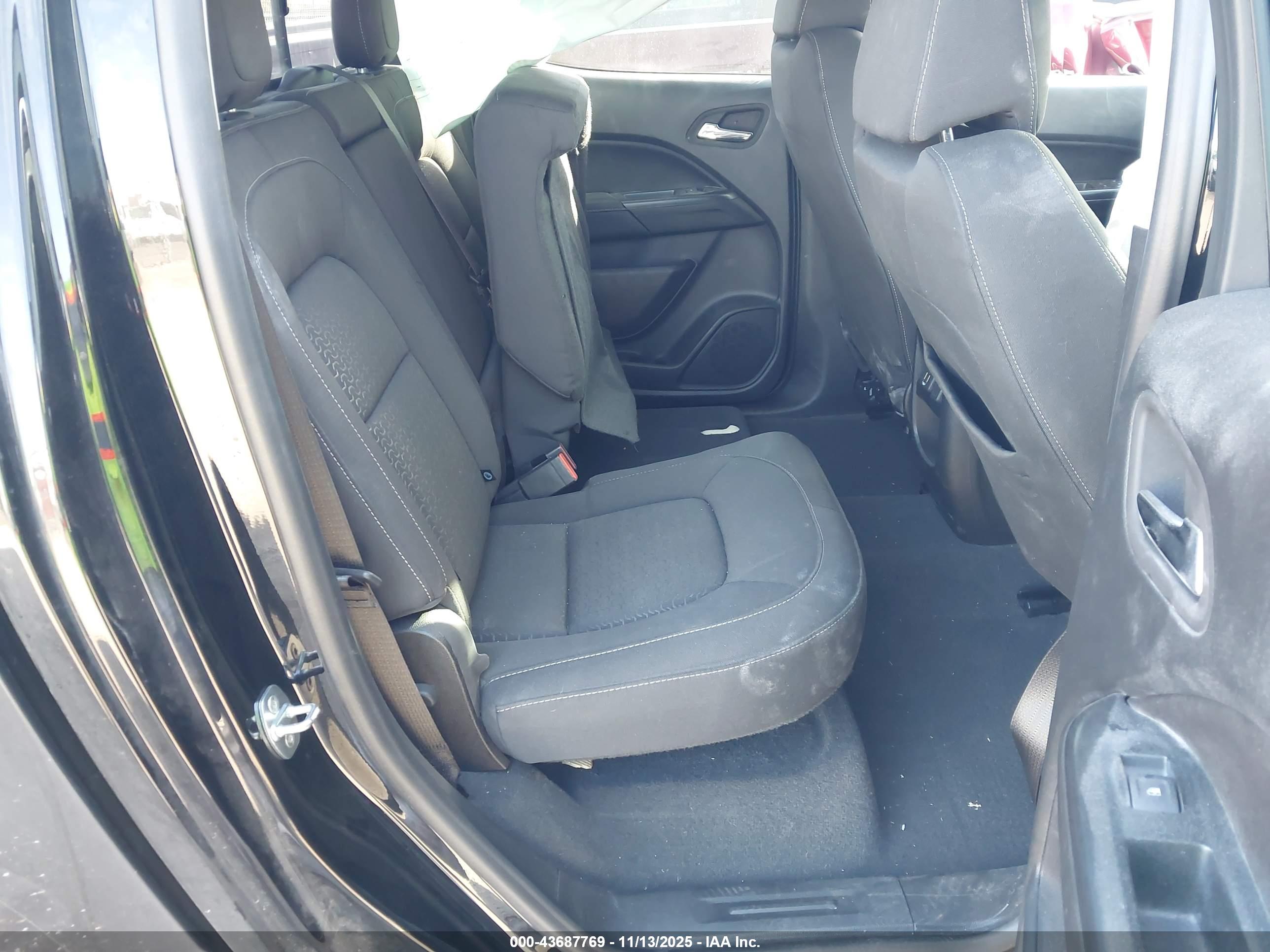 GMC CANYON image 8
