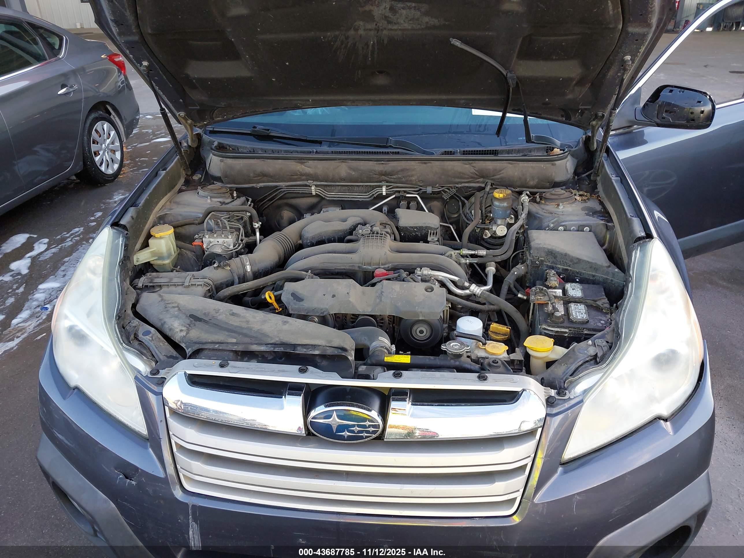 SUBARU OUTBACK image 10