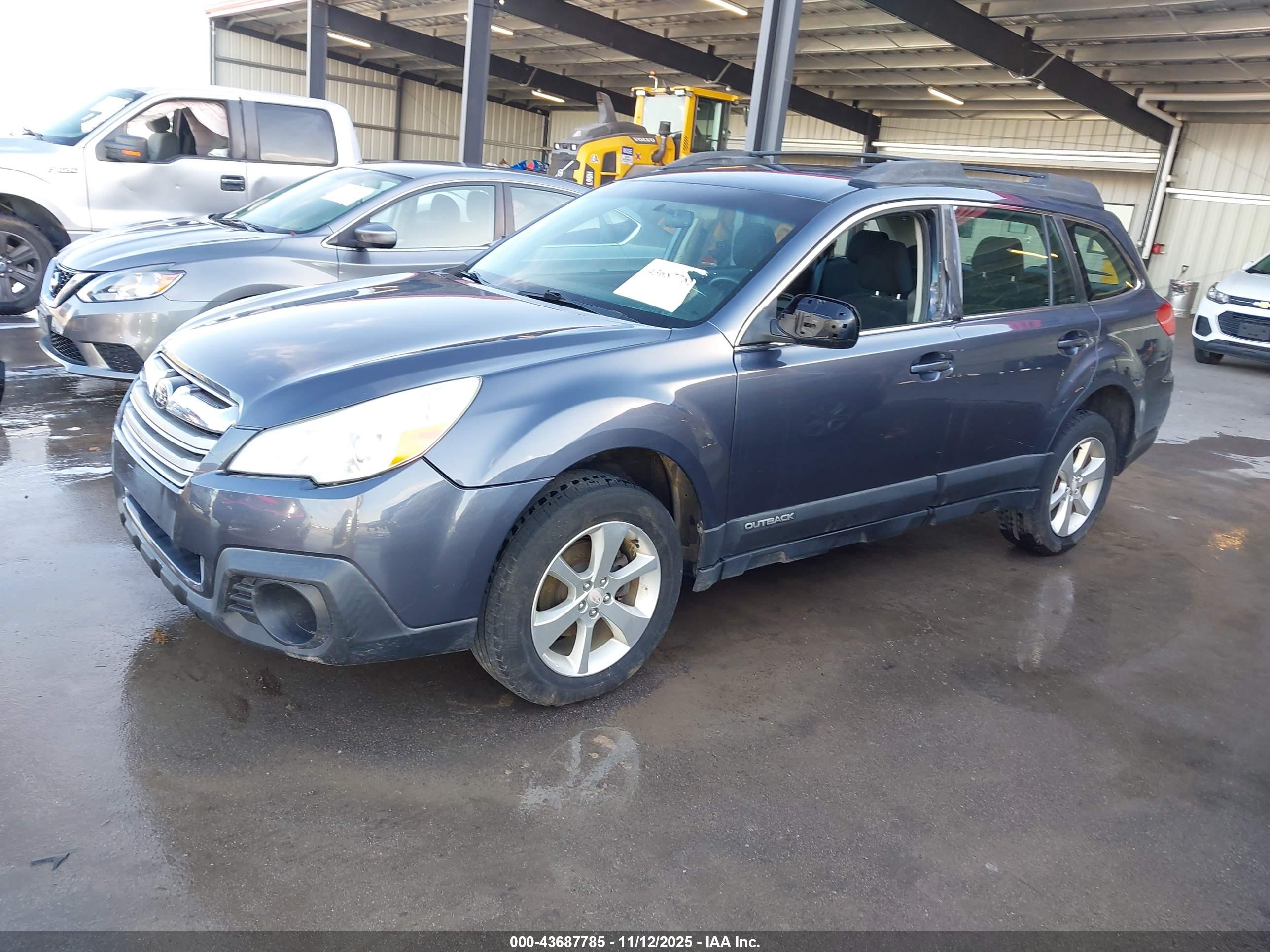 SUBARU OUTBACK image 2