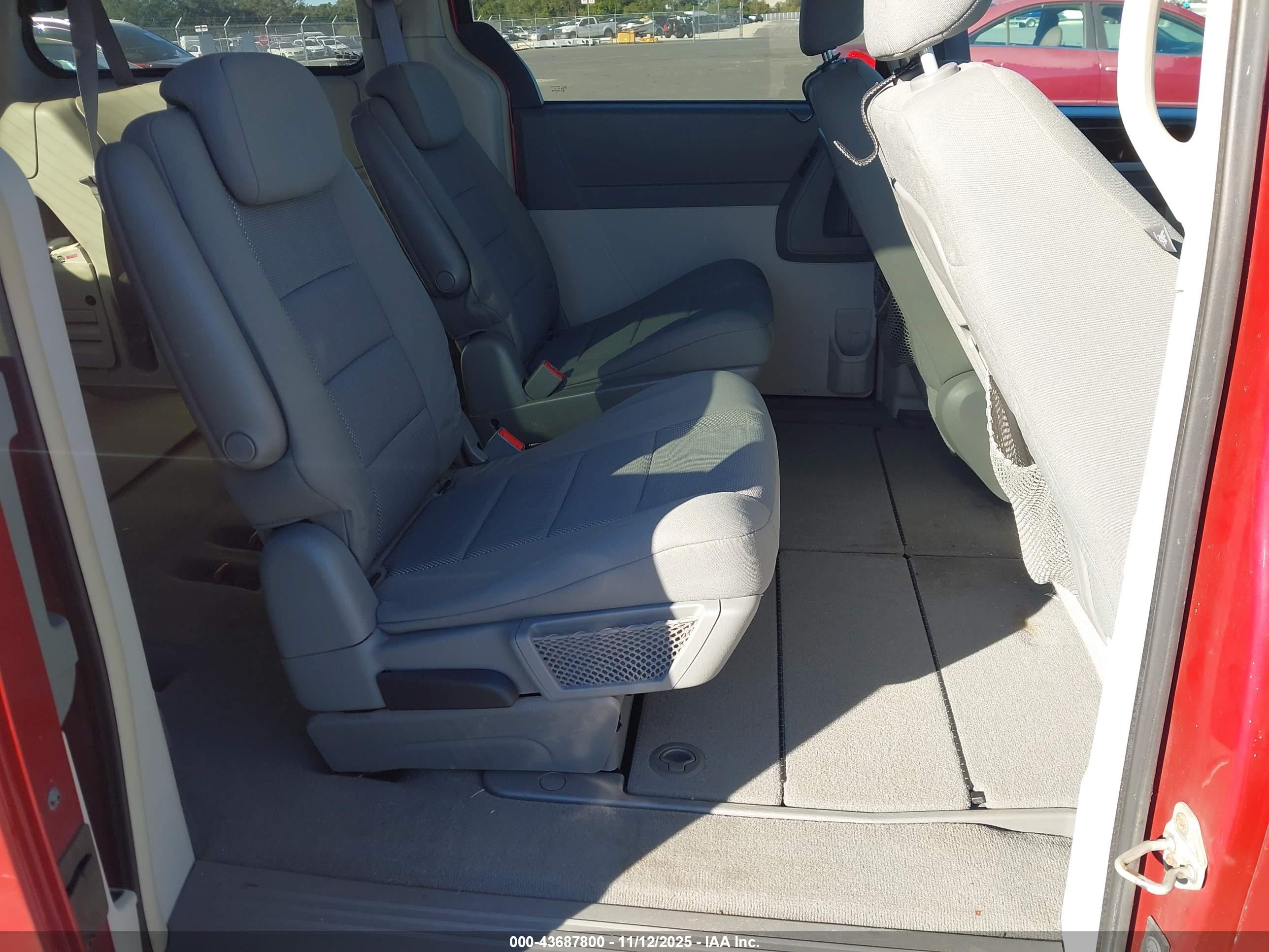 DODGE GRAND image 8