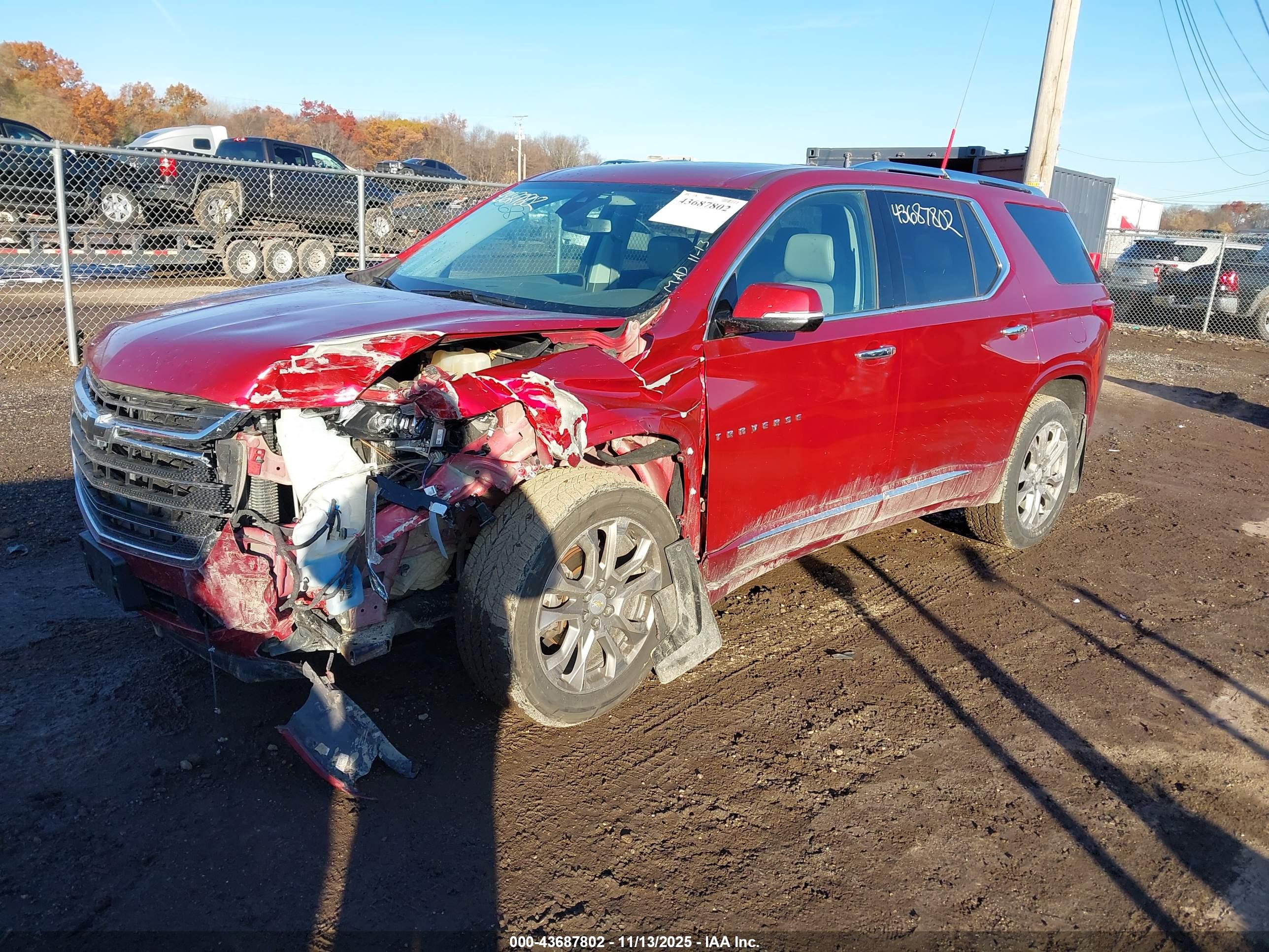 CHEVROLET TRAVERSE image 2
