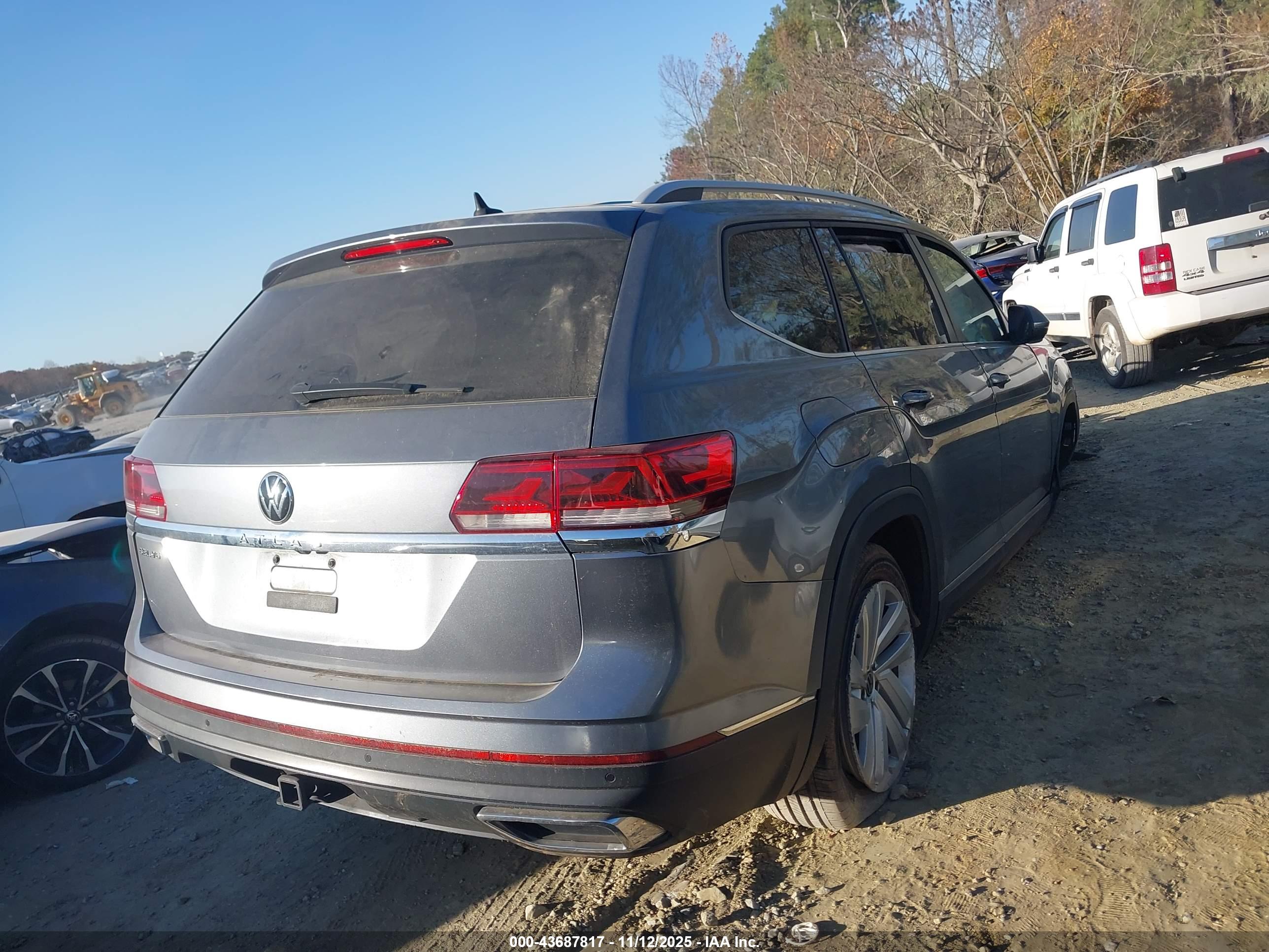 VOLKSWAGEN ATLAS image 4