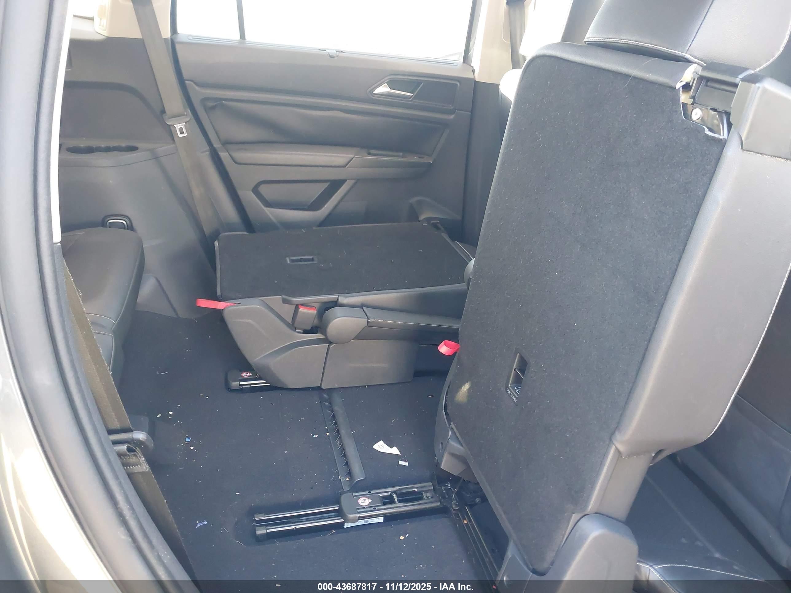 VOLKSWAGEN ATLAS image 8