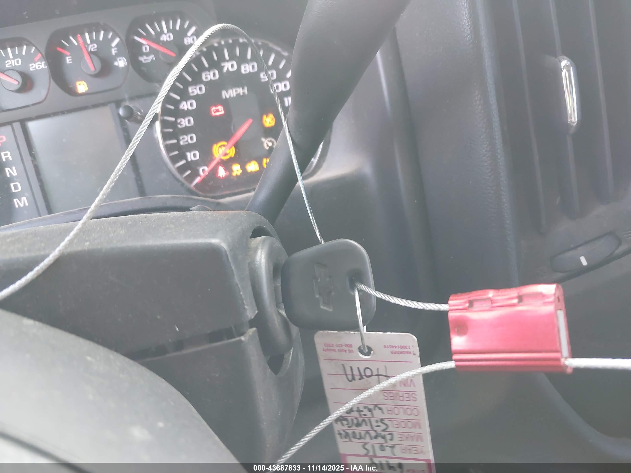 CHEVROLET SILVERADO image 11