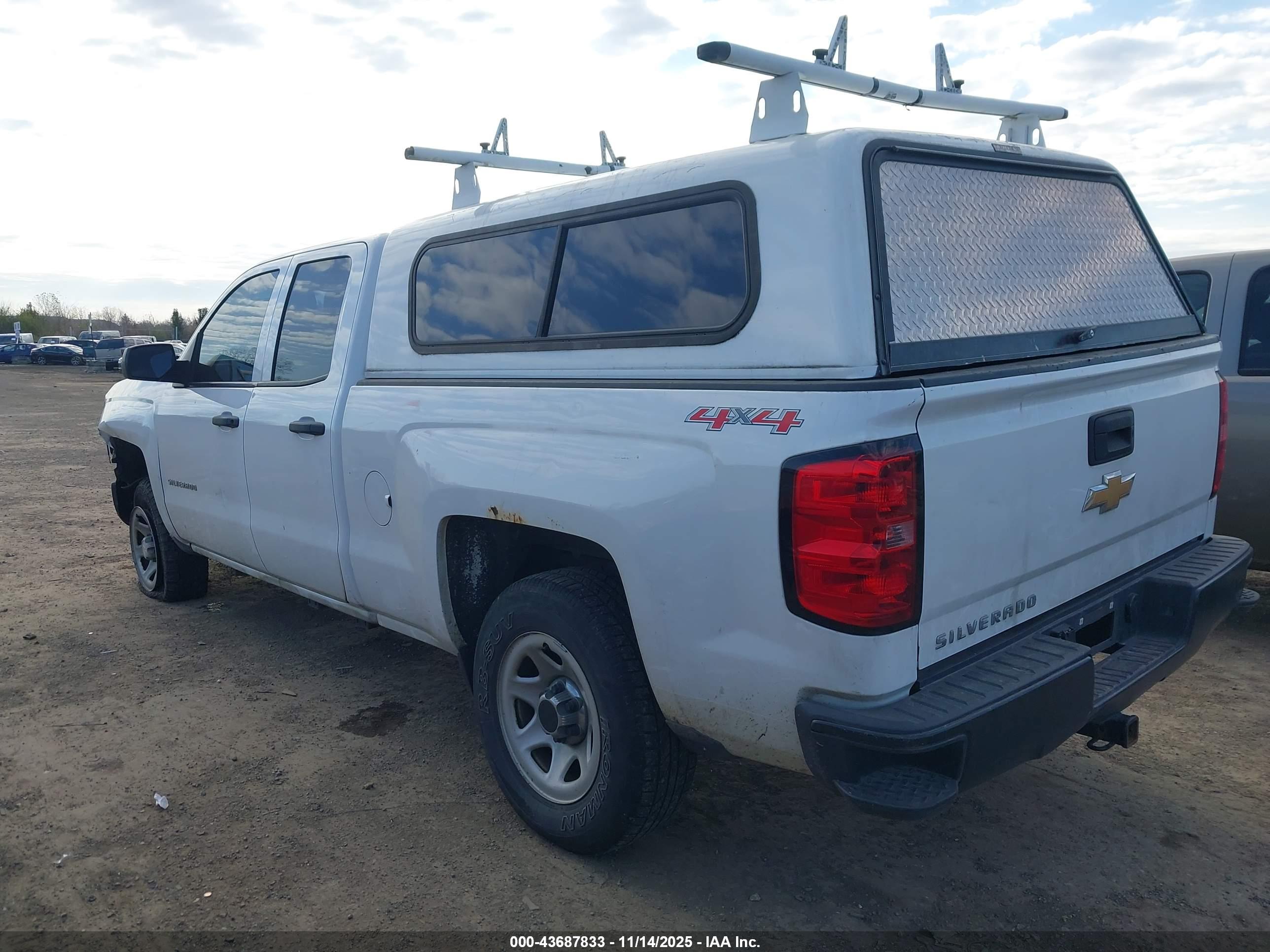 CHEVROLET SILVERADO image 3