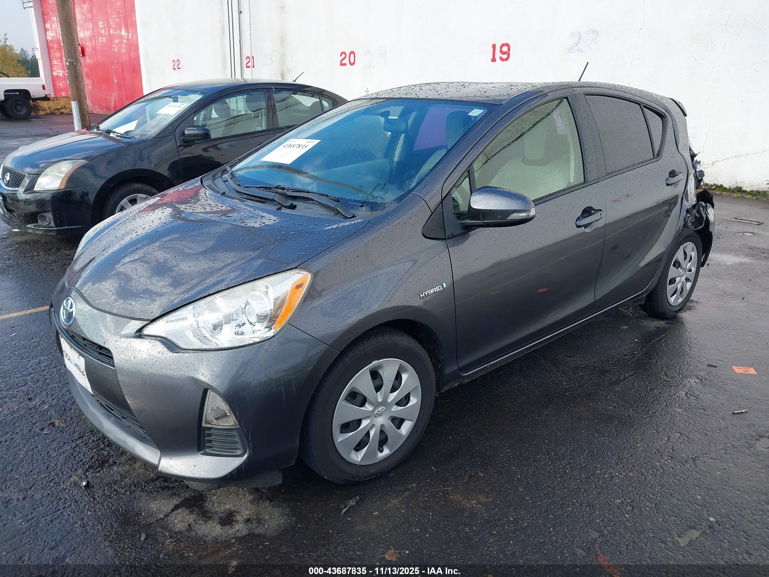 TOYOTA PRIUS image 2
