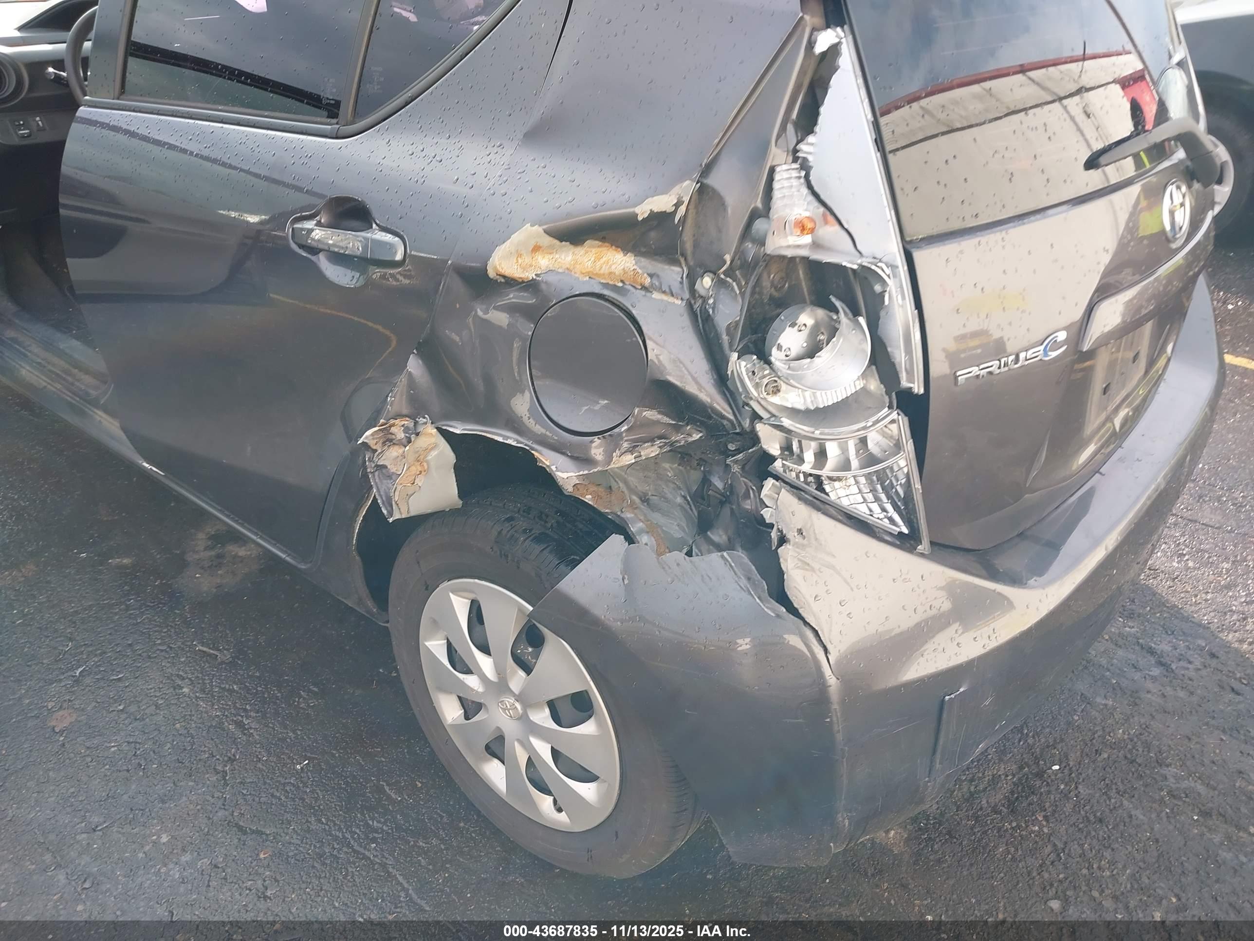 TOYOTA PRIUS image 6
