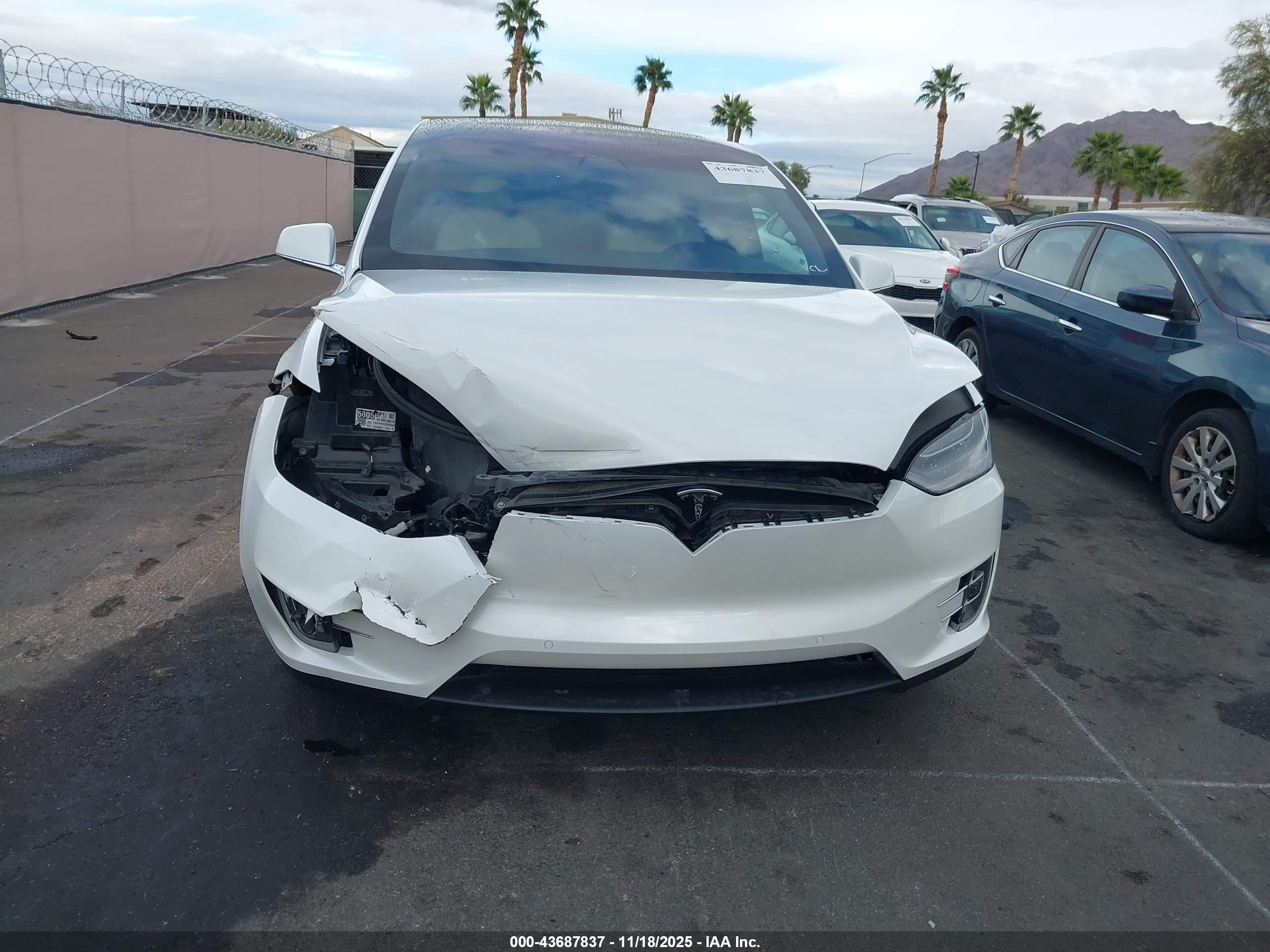 TESLA MODEL image 6