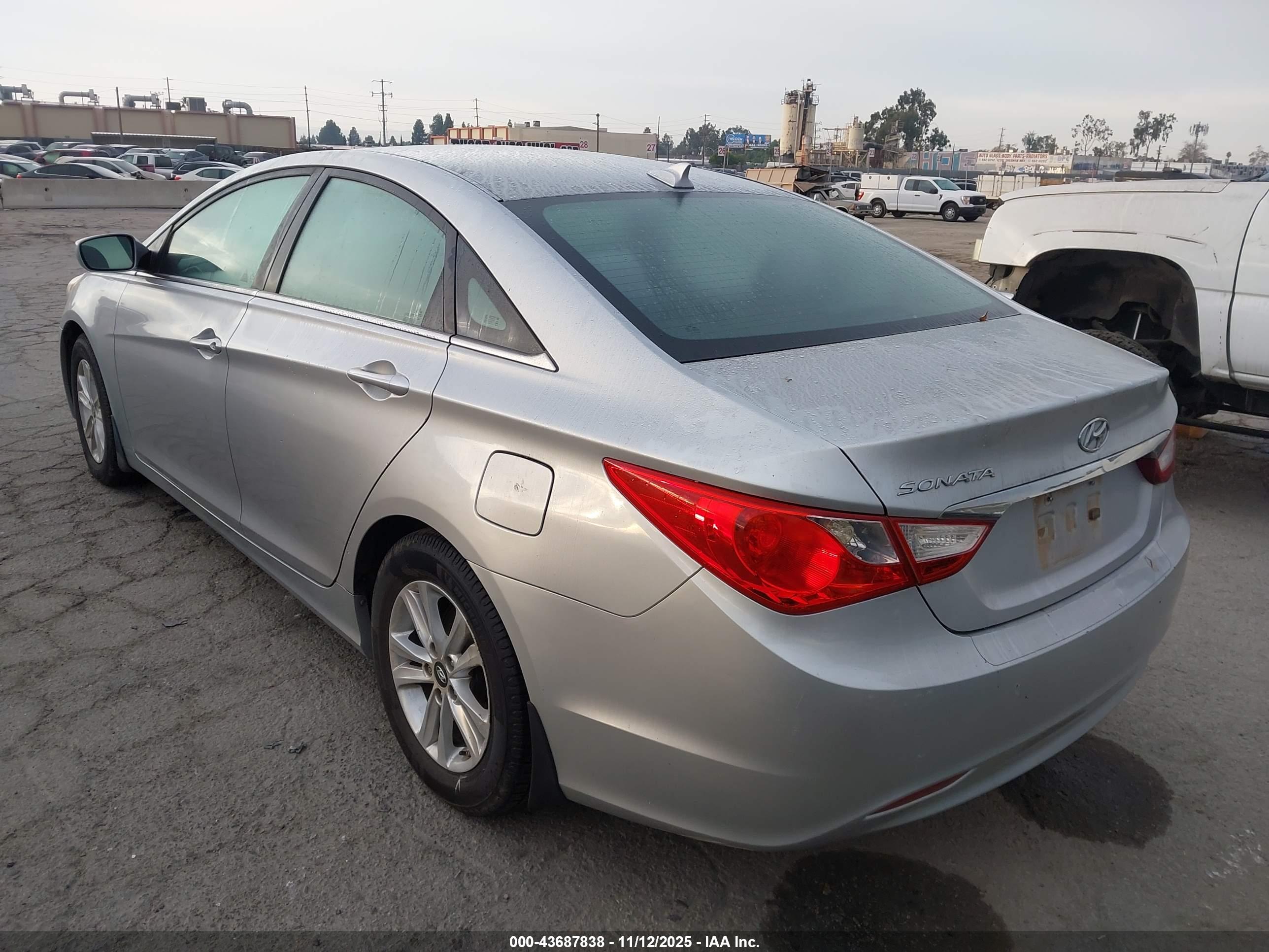 HYUNDAI SONATA image 3