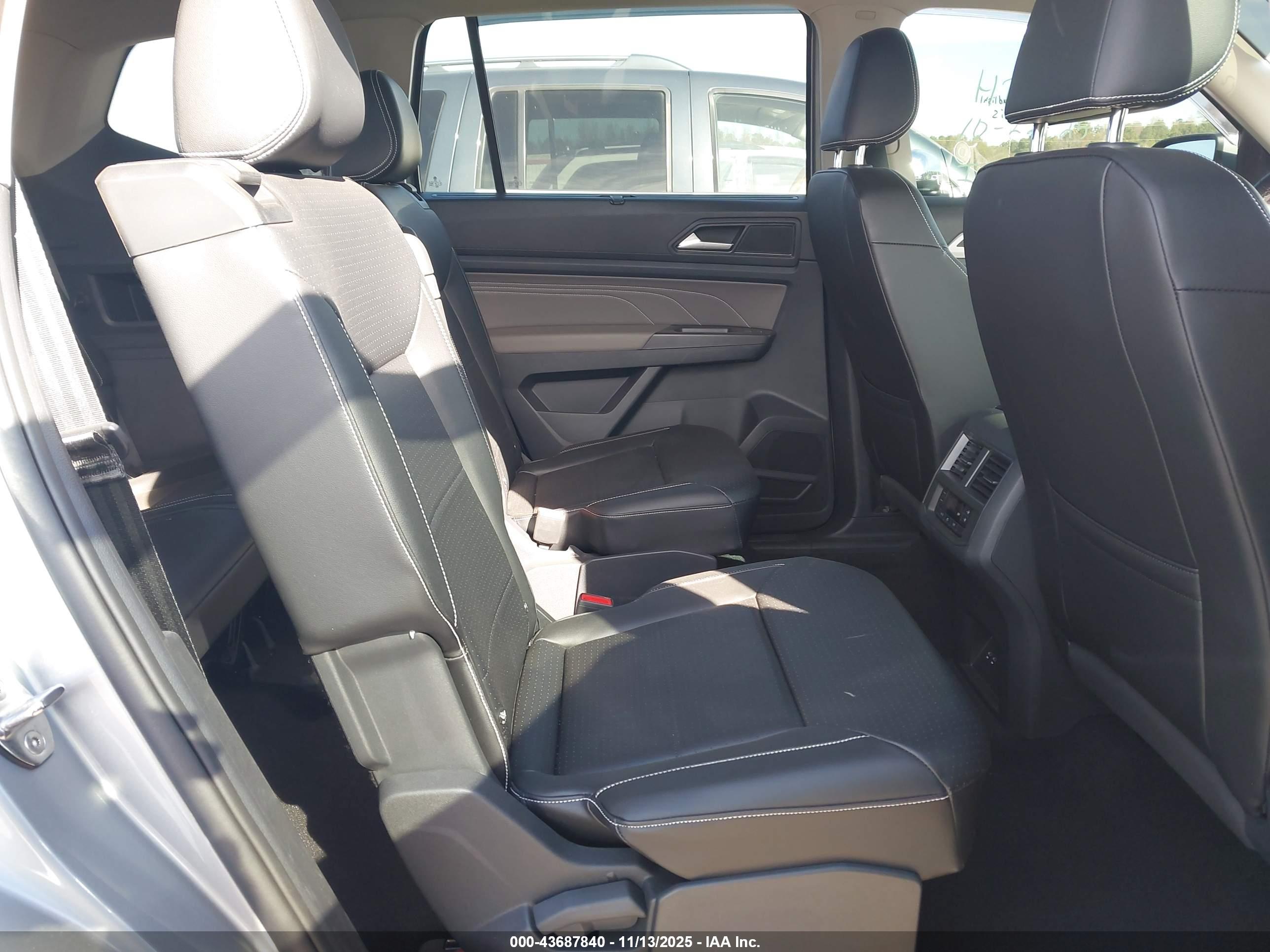 VOLKSWAGEN ATLAS image 8