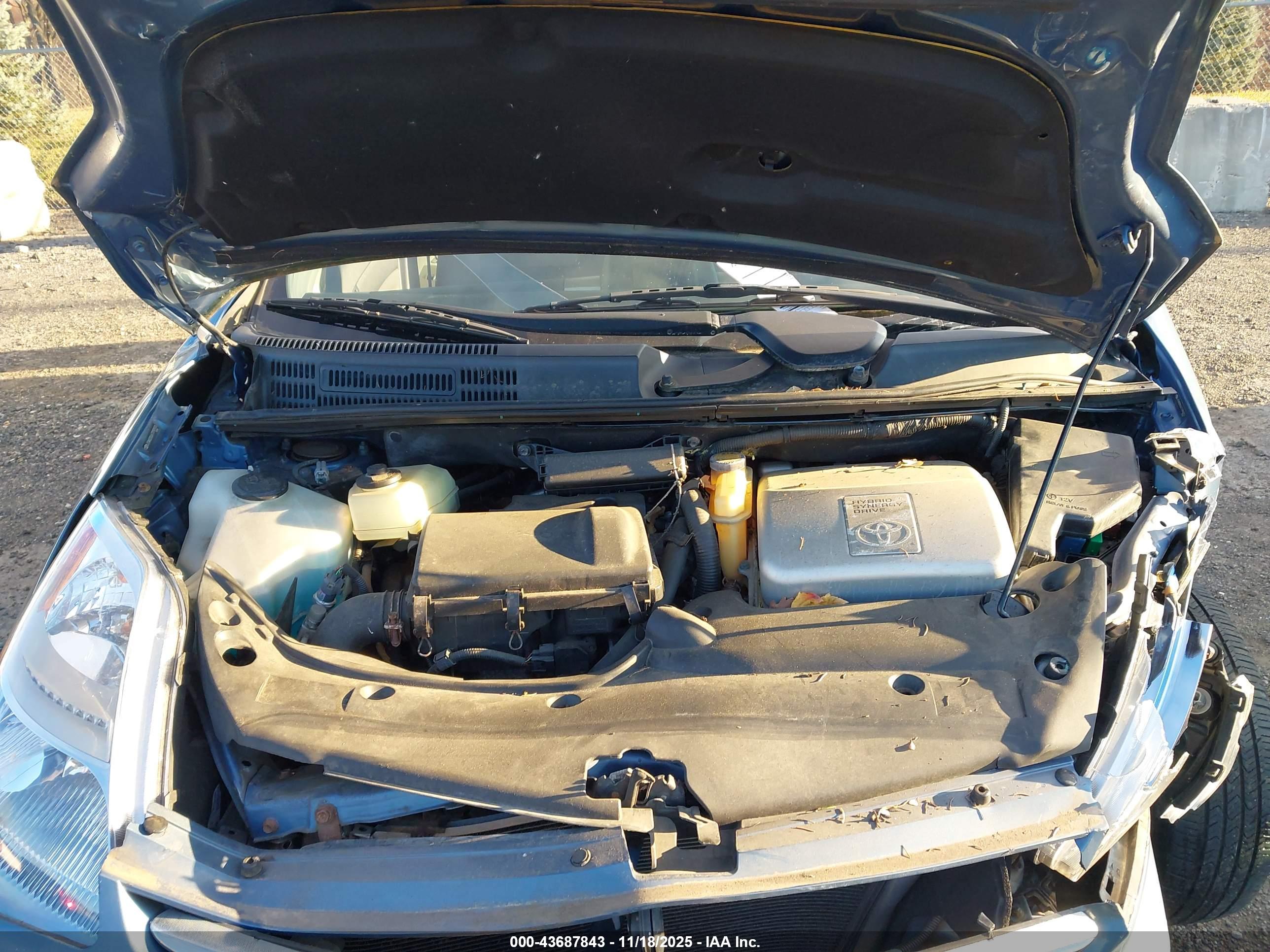 TOYOTA PRIUS image 10