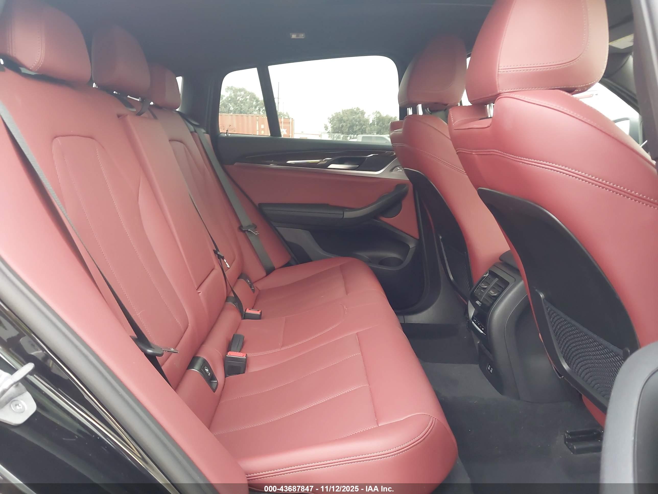 BMW X4 image 8