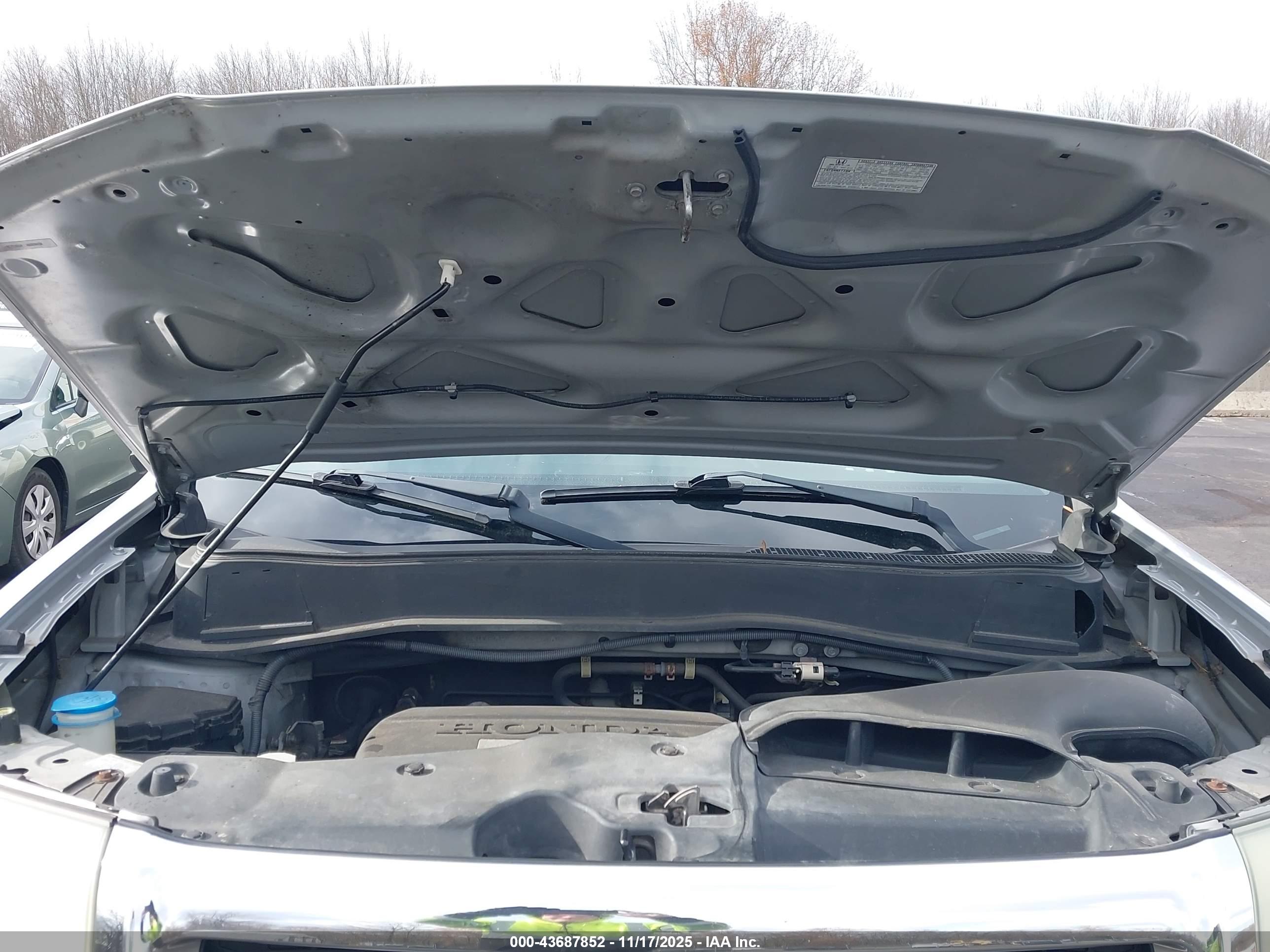 HONDA PILOT image 10