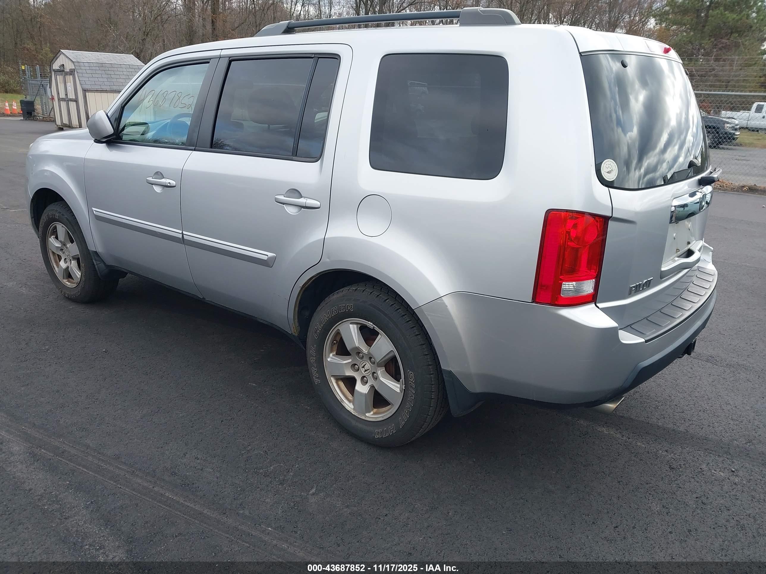 HONDA PILOT image 3