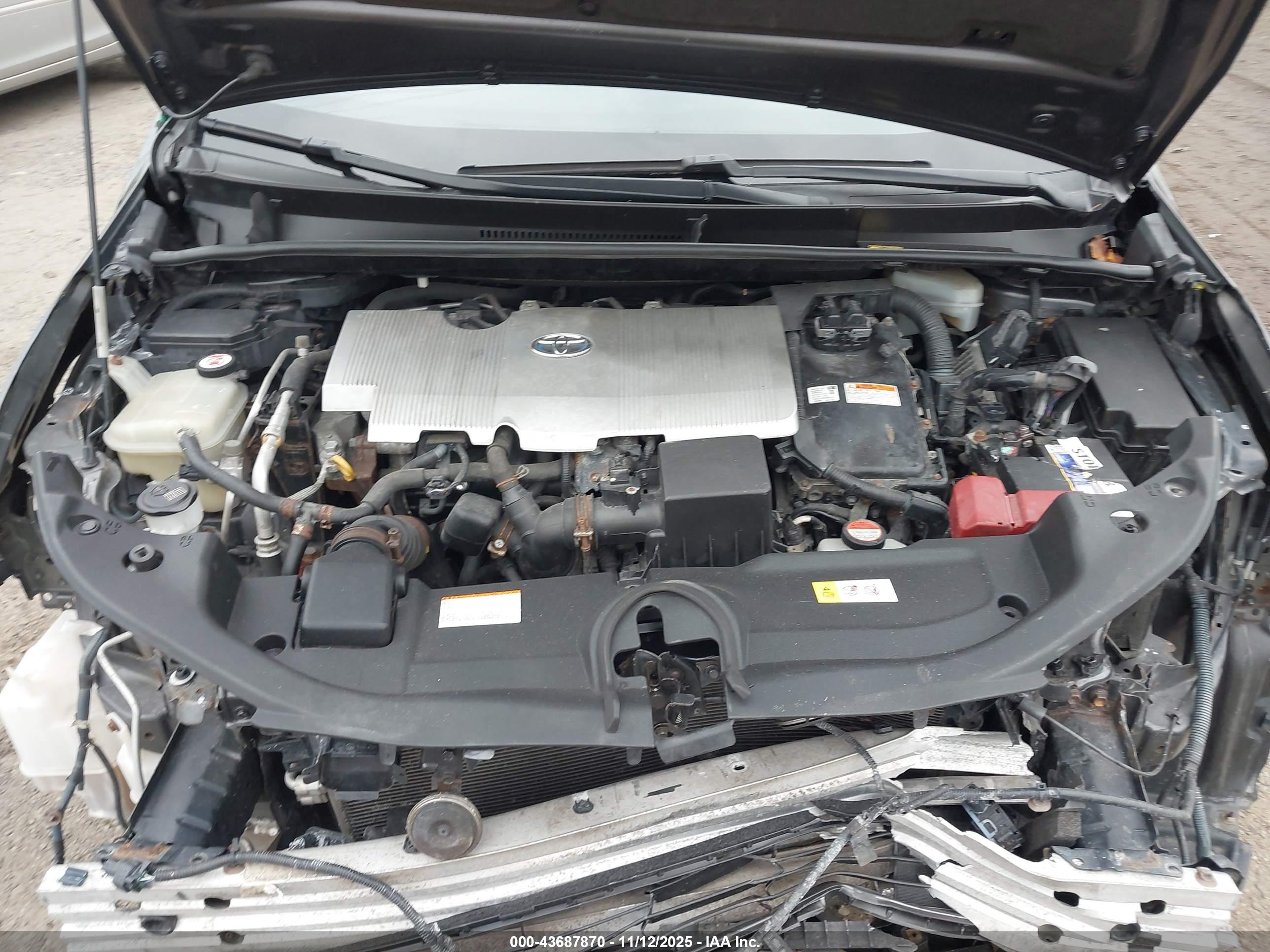 TOYOTA PRIUS image 10