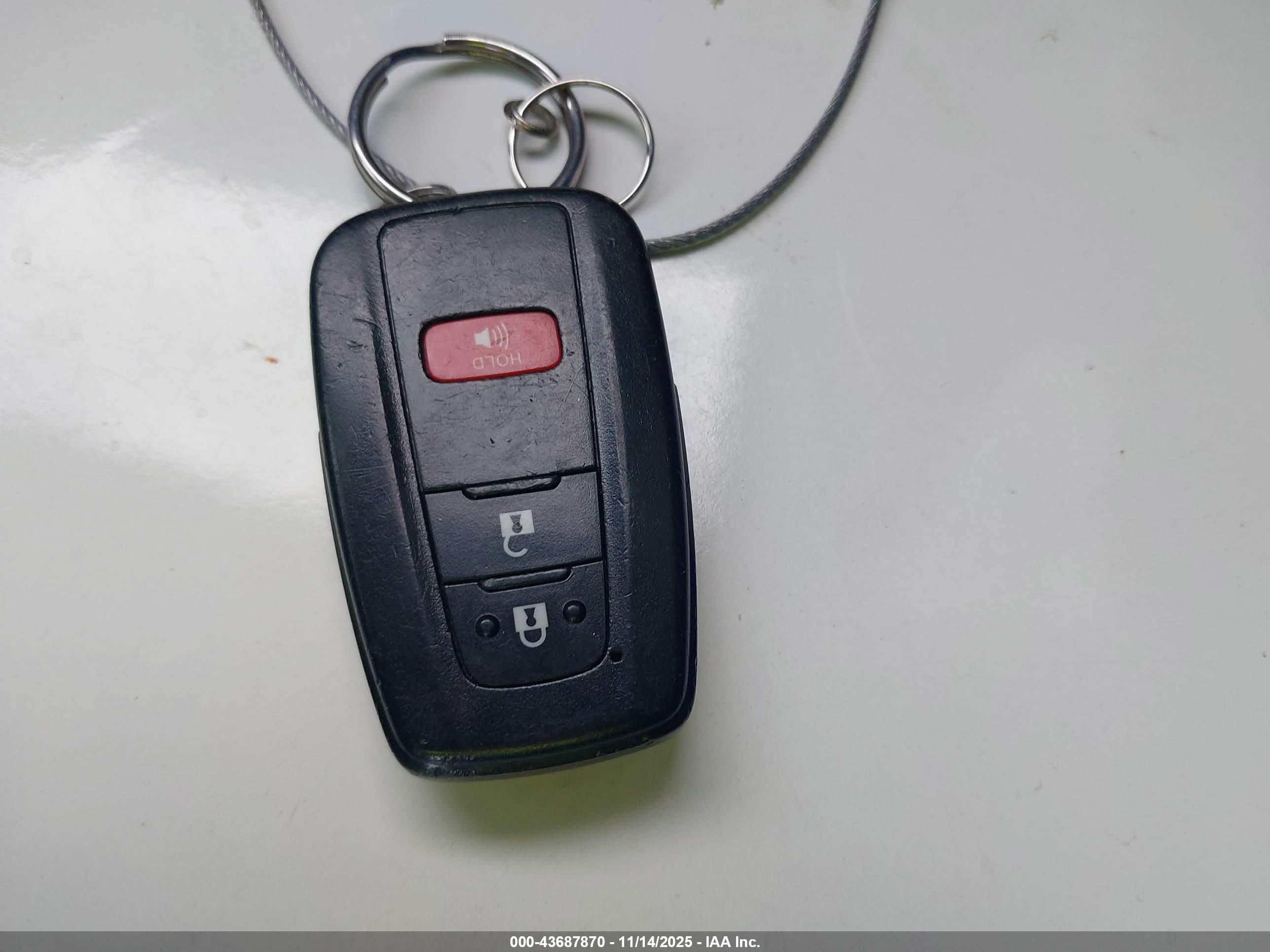 TOYOTA PRIUS image 11