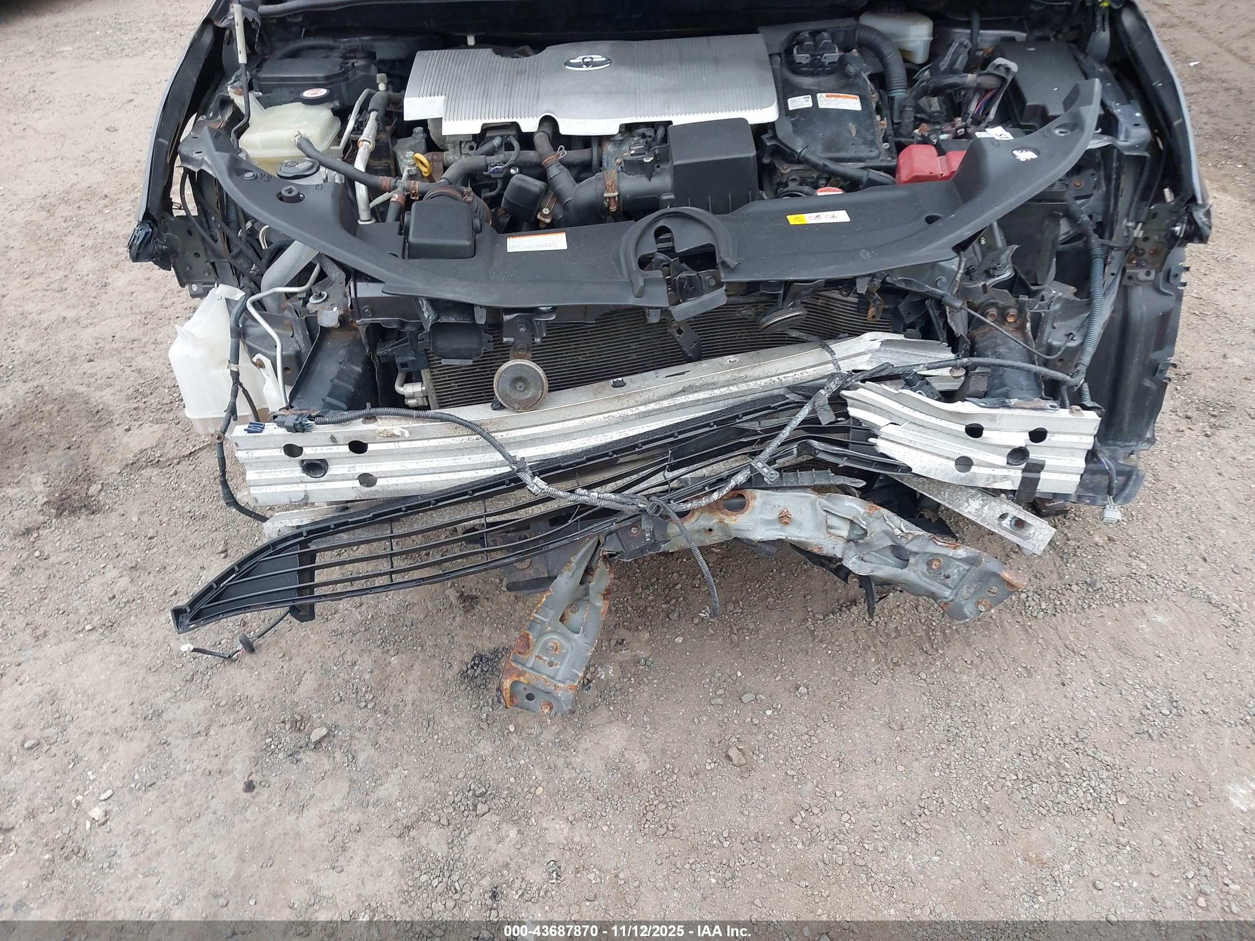 TOYOTA PRIUS image 6