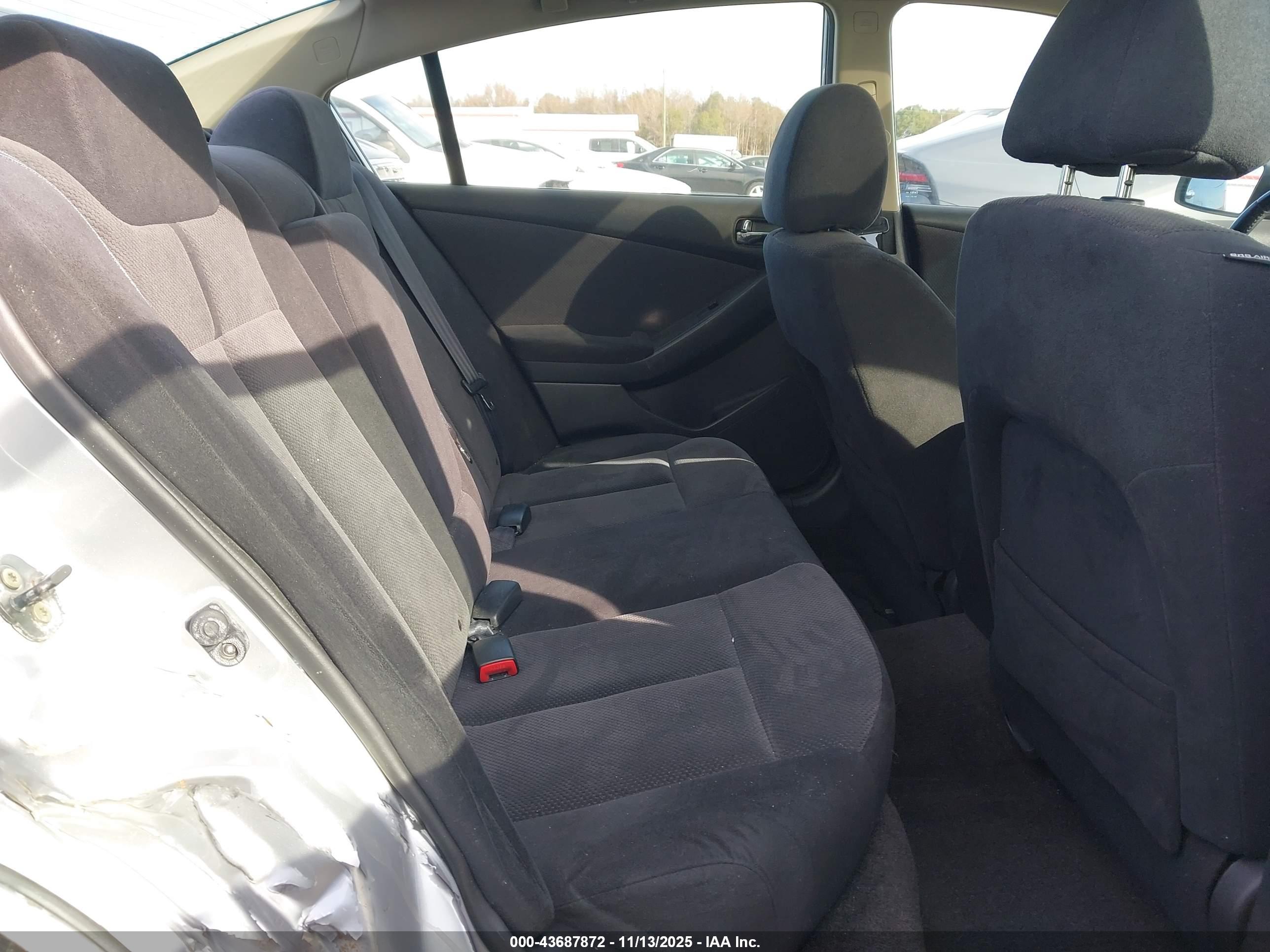 NISSAN ALTIMA image 8