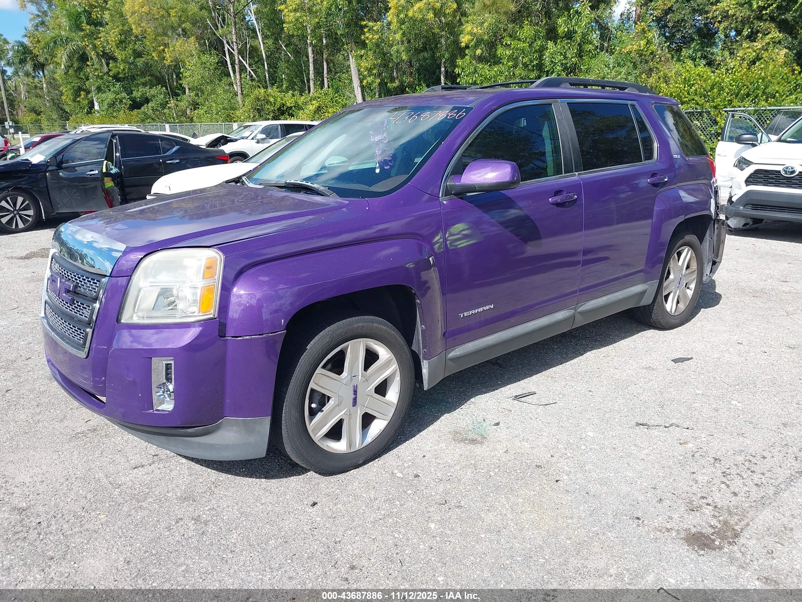 GMC TERRAIN image 2