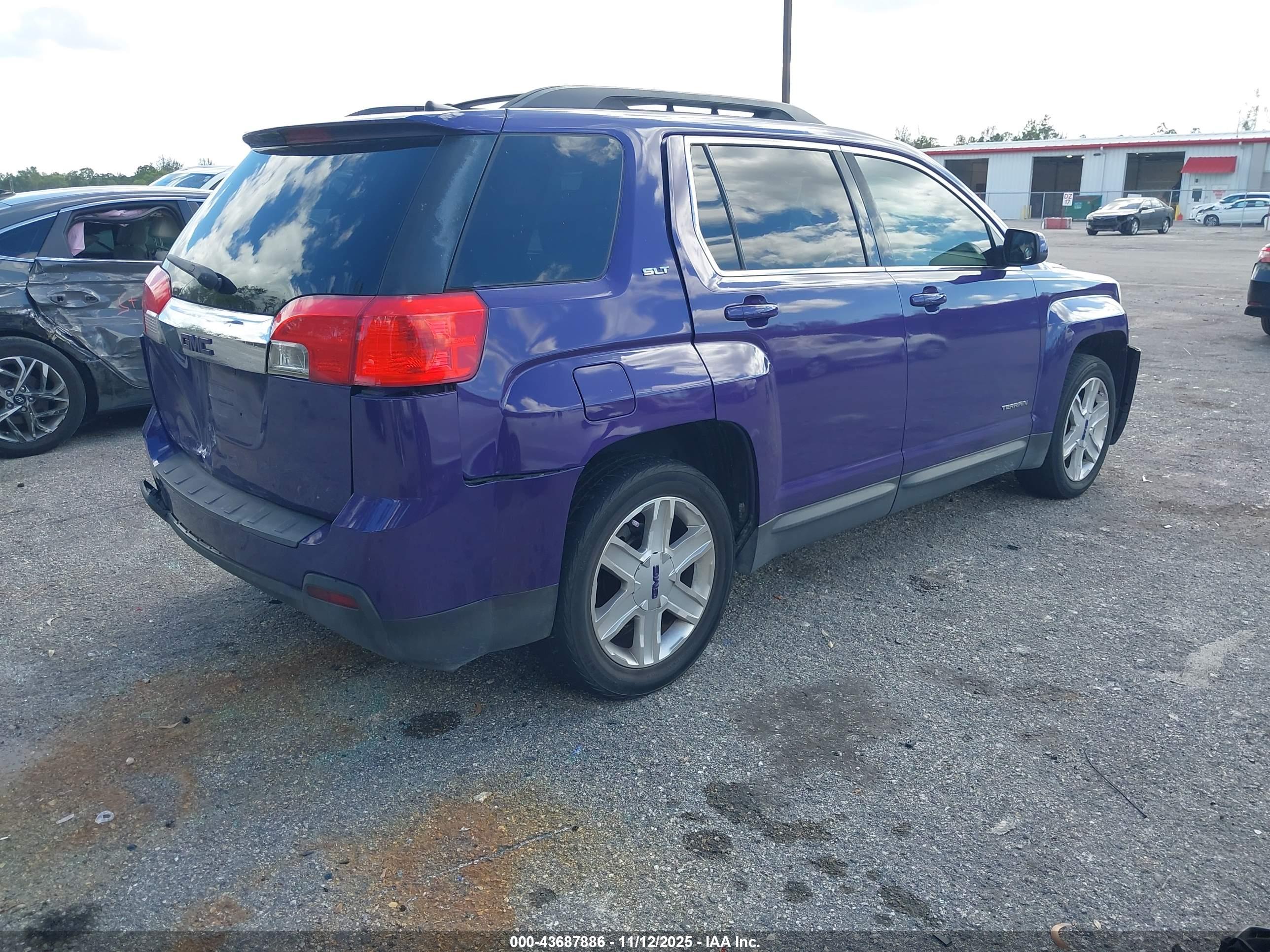 GMC TERRAIN image 4