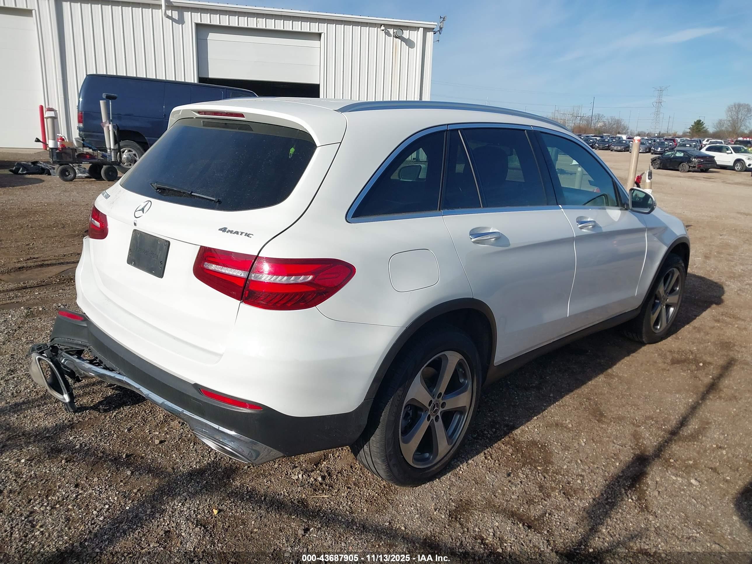 MERCEDES-BENZ GLC image 4