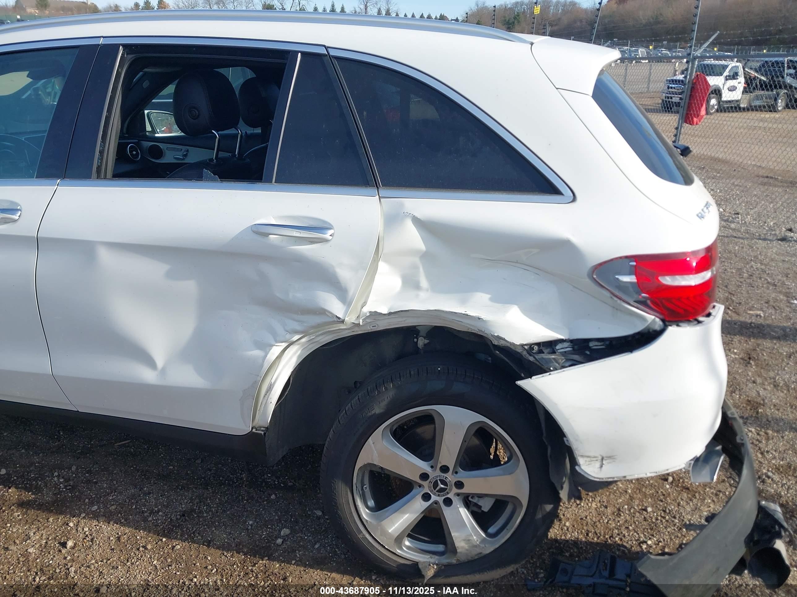 MERCEDES-BENZ GLC image 6