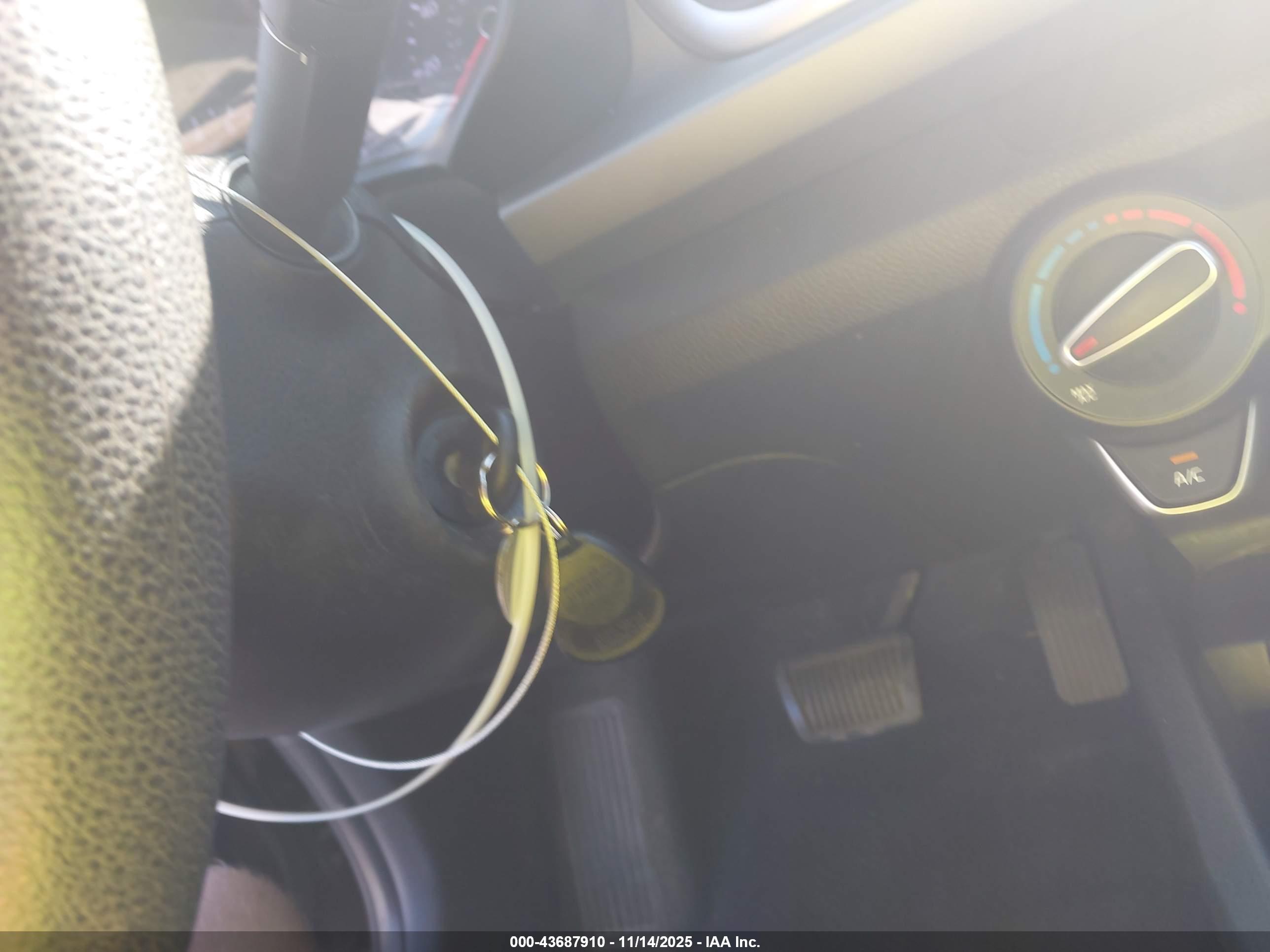 KIA RIO image 11