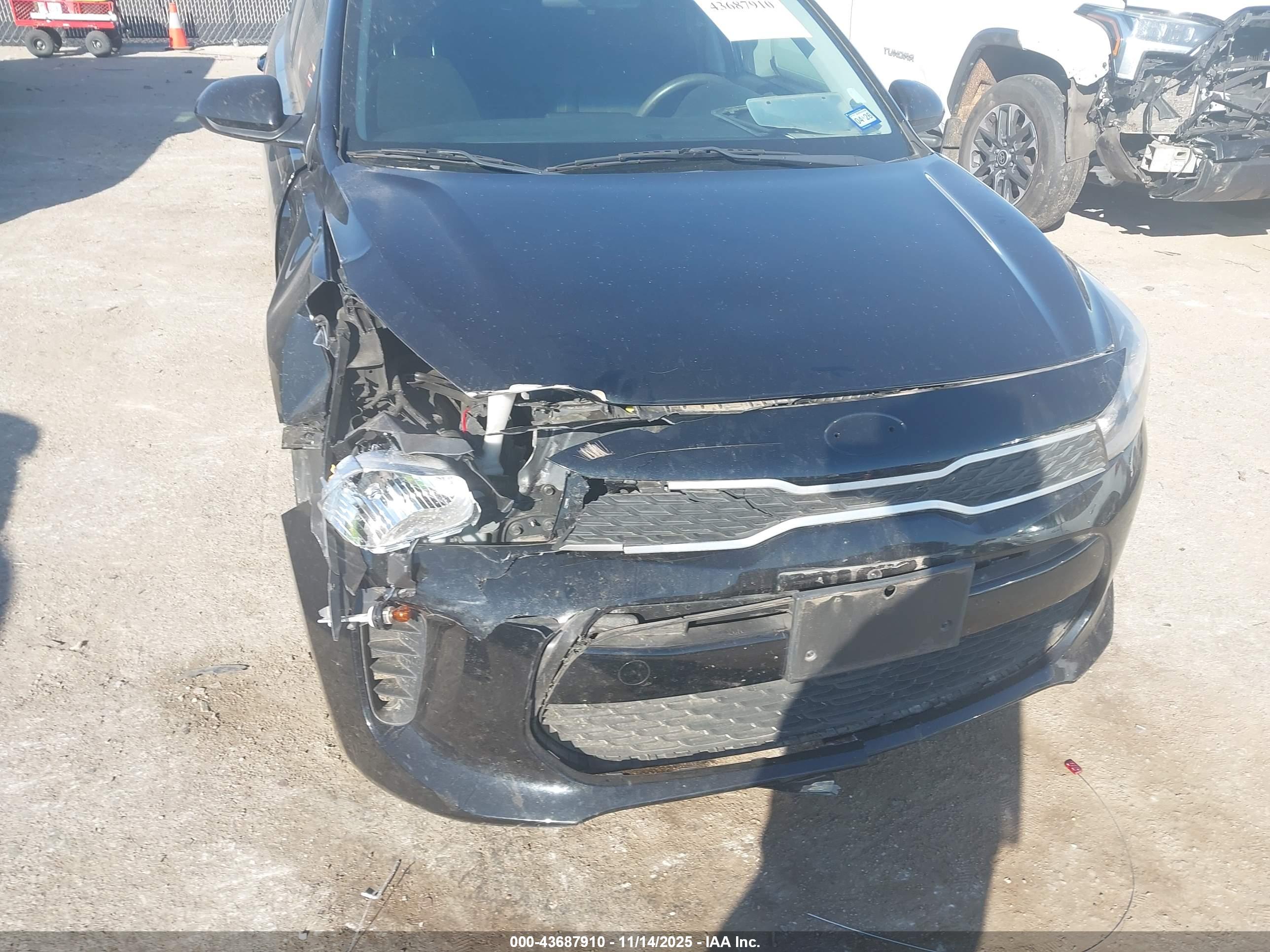 KIA RIO image 6