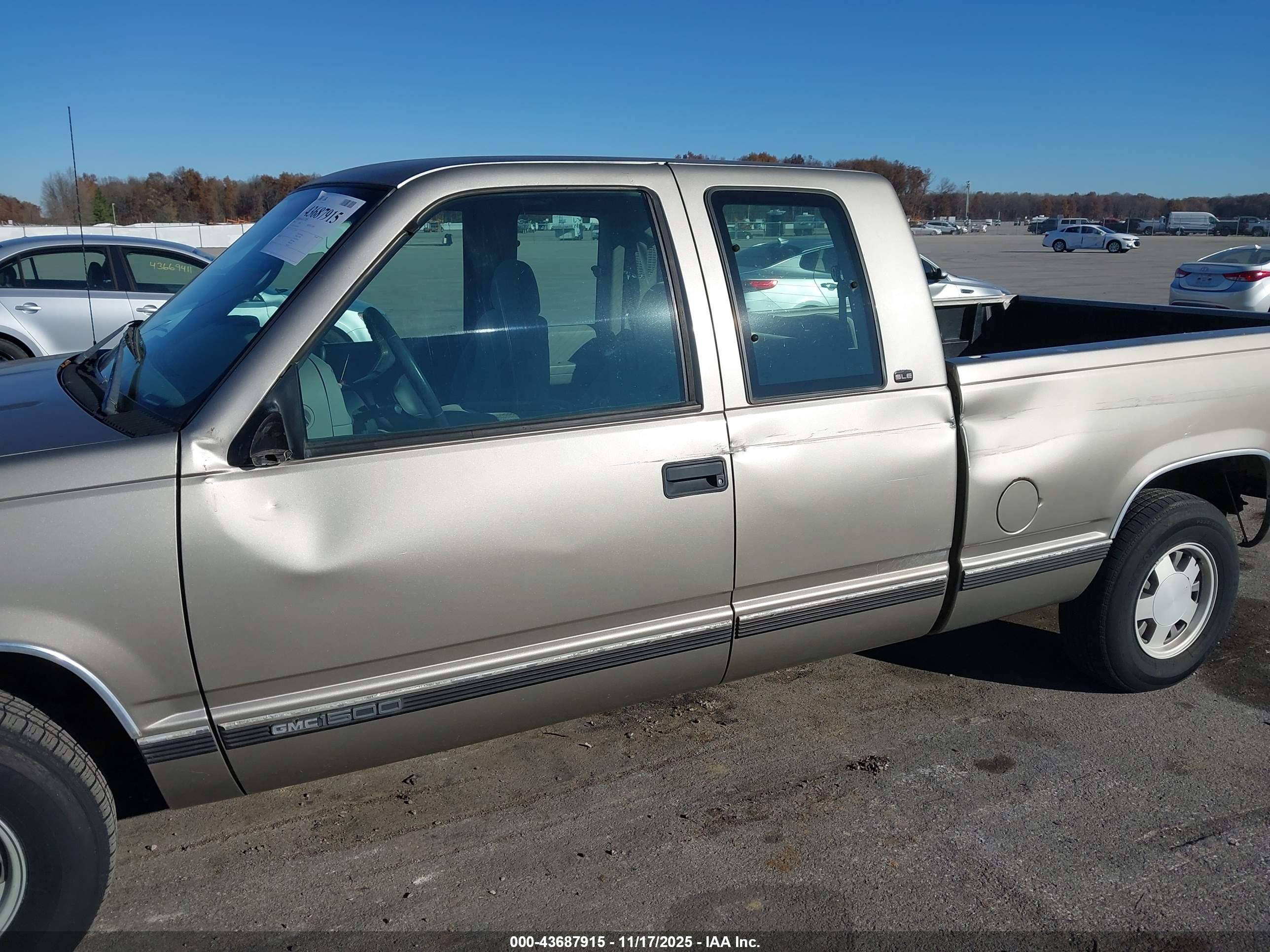 GMC SIERRA image 6
