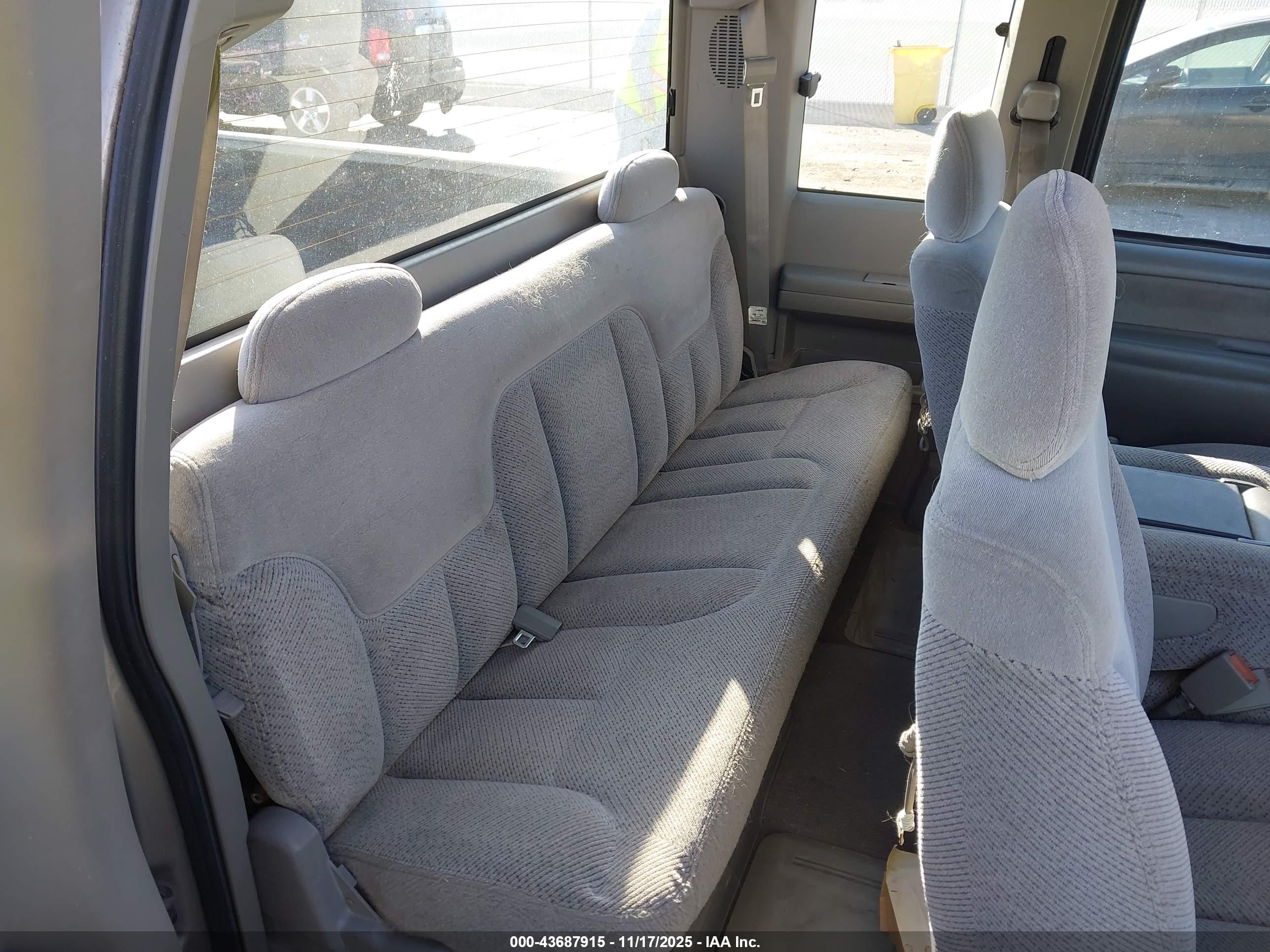 GMC SIERRA image 8