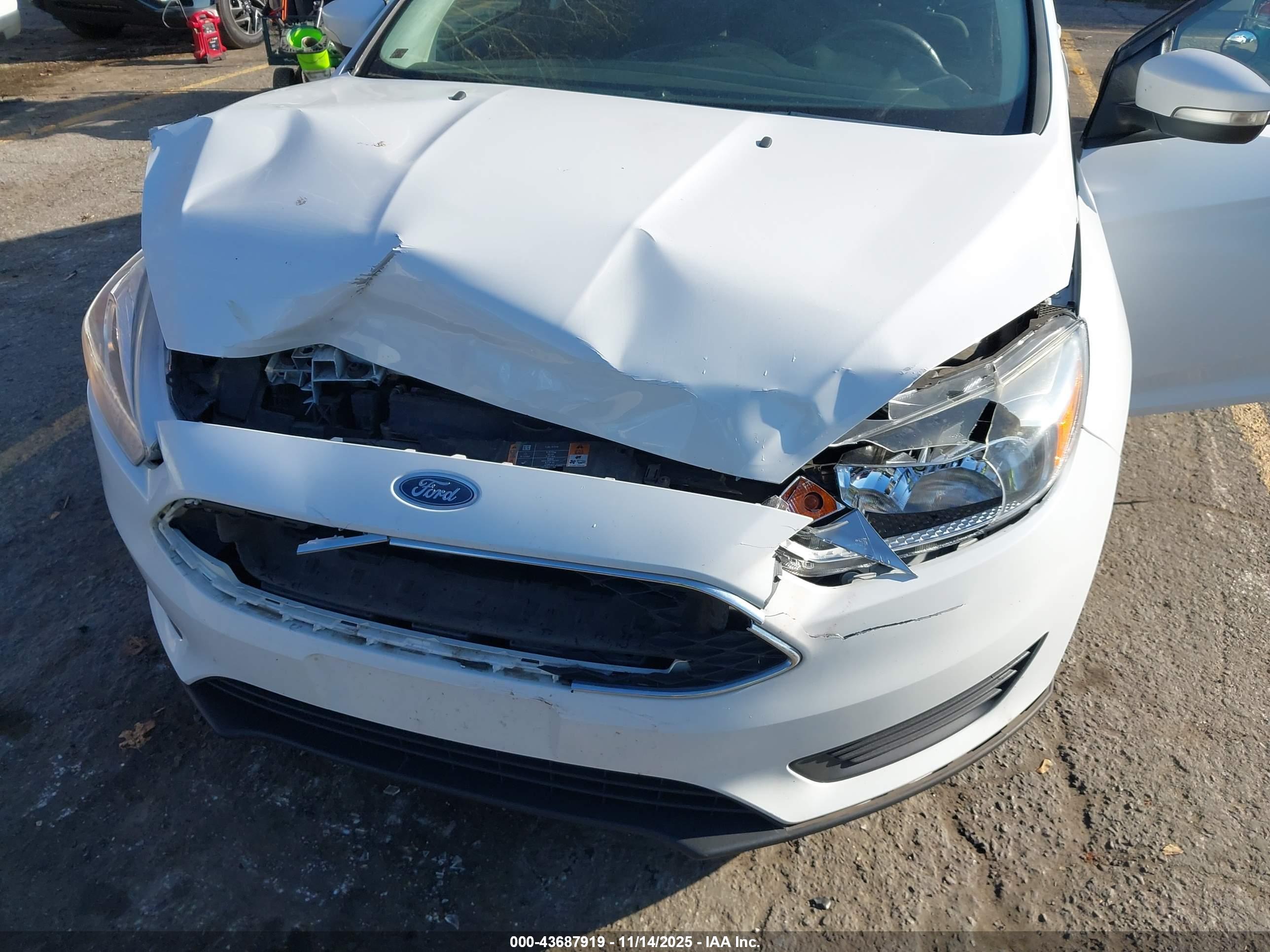 FORD FOCUS image 6
