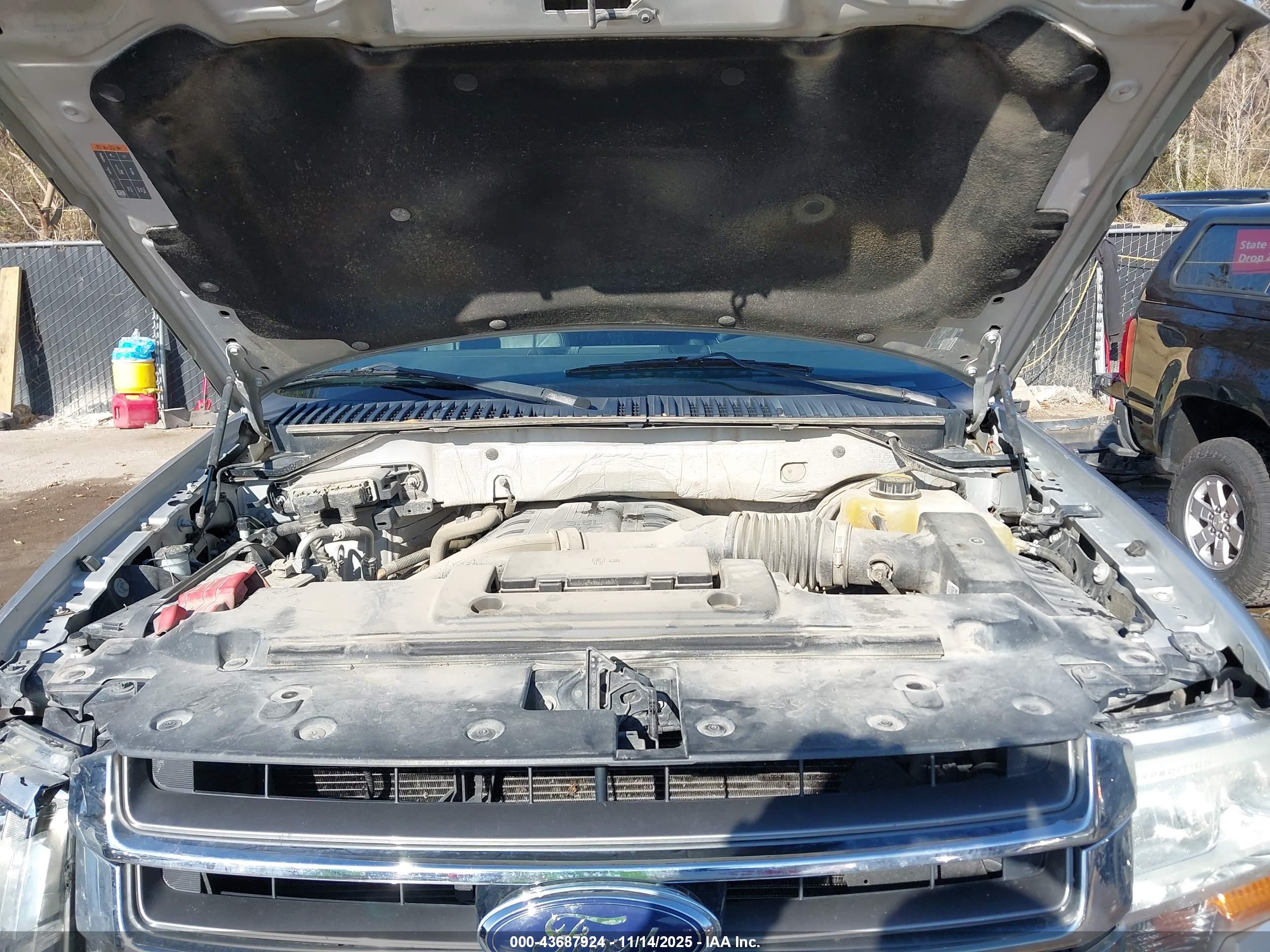 FORD EXPEDITION image 10