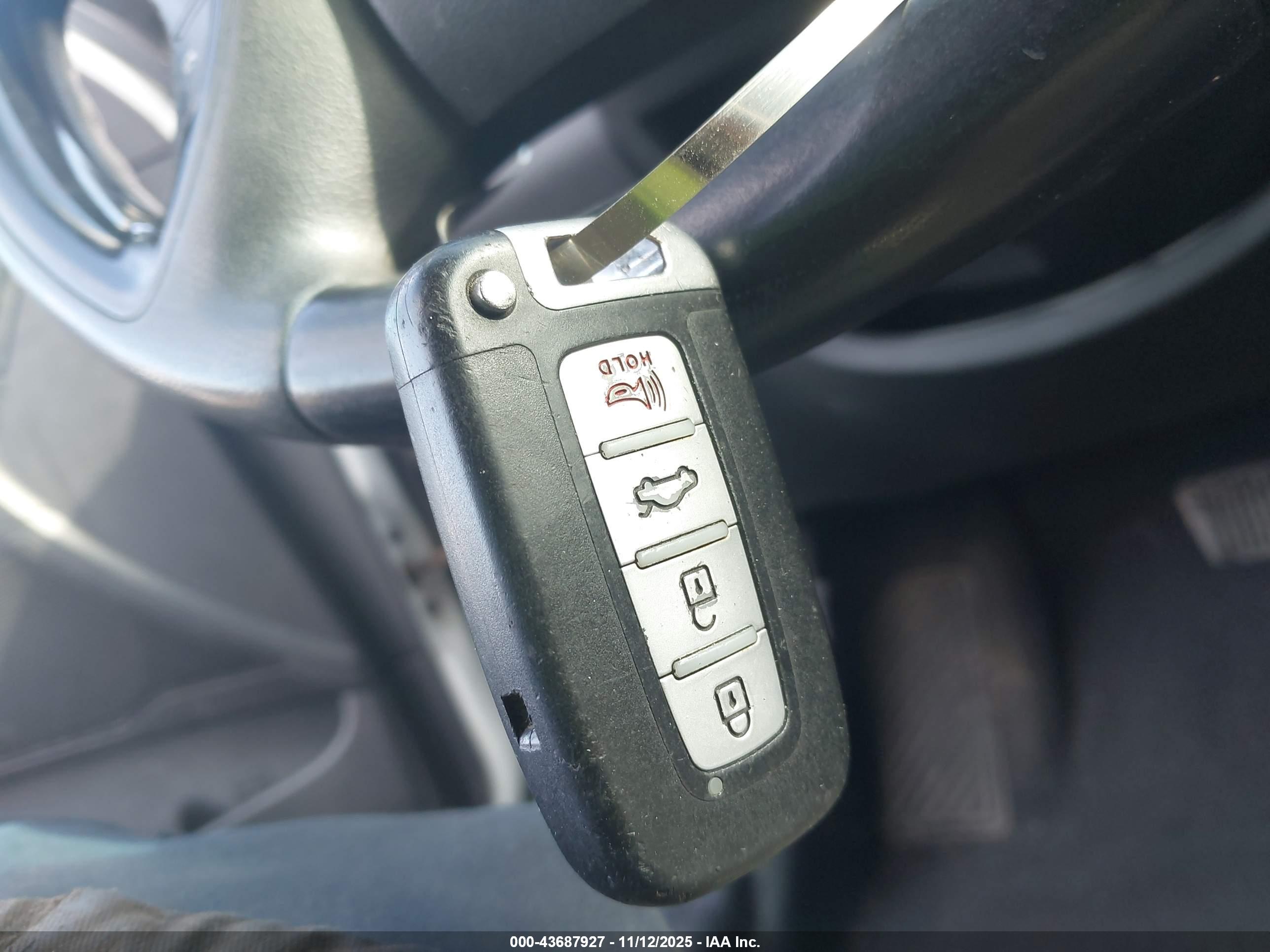 HYUNDAI SONATA image 11