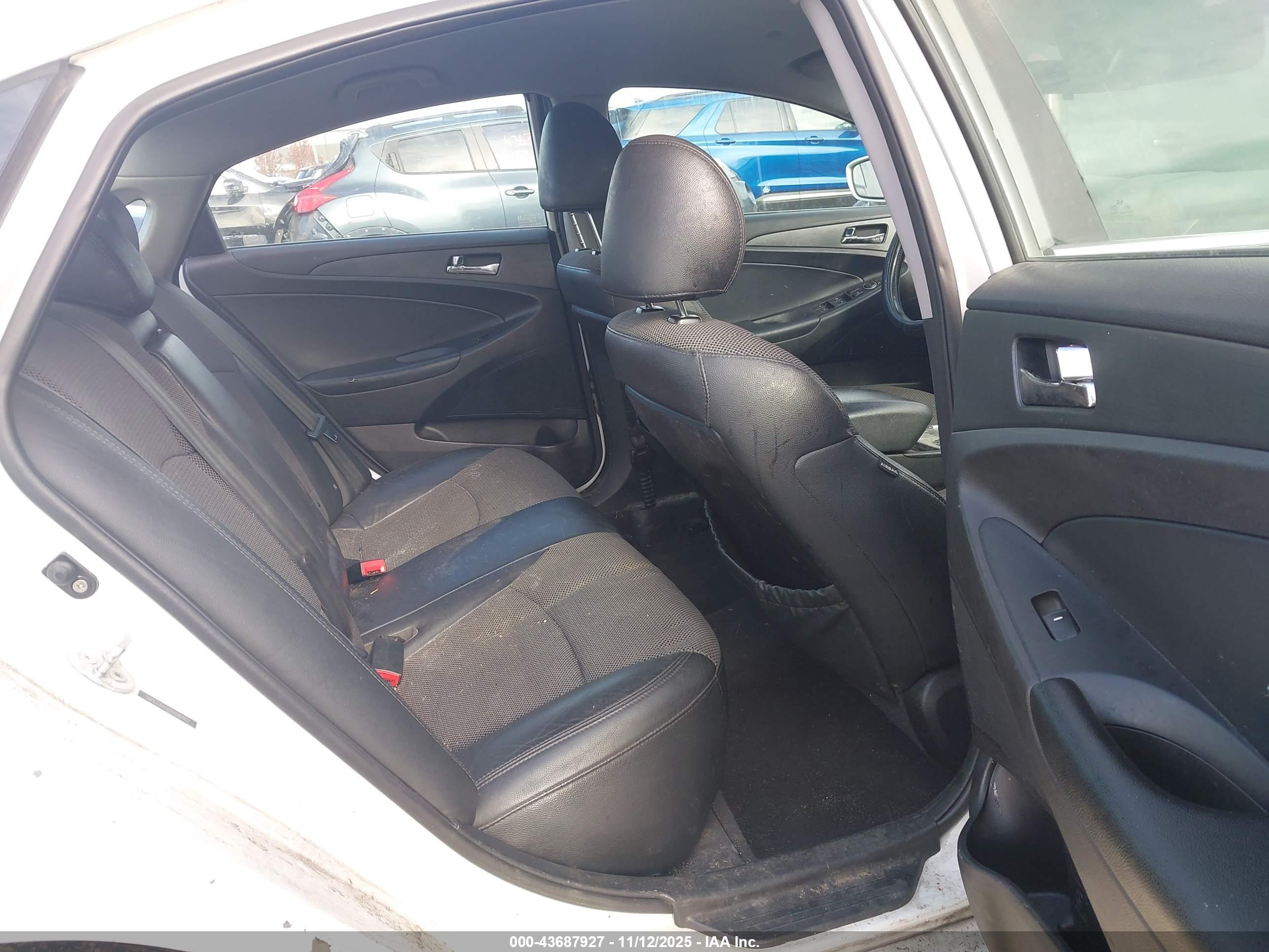 HYUNDAI SONATA image 8