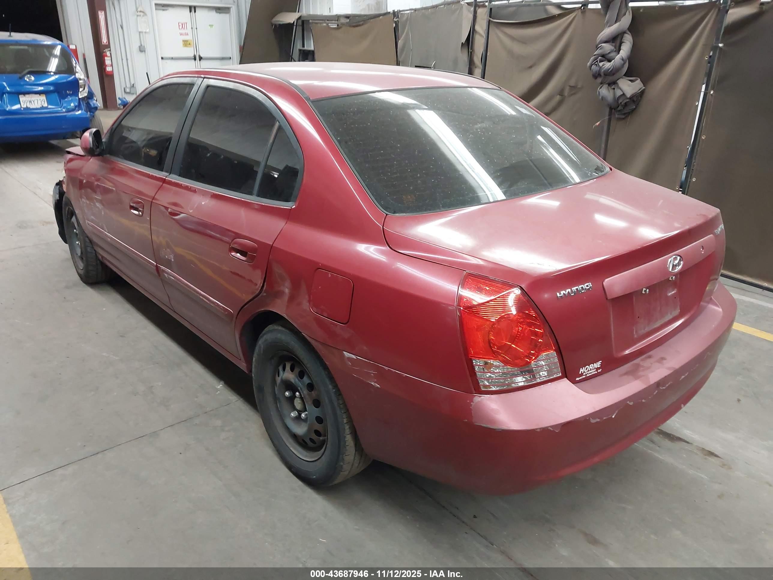 HYUNDAI ELANTRA image 3